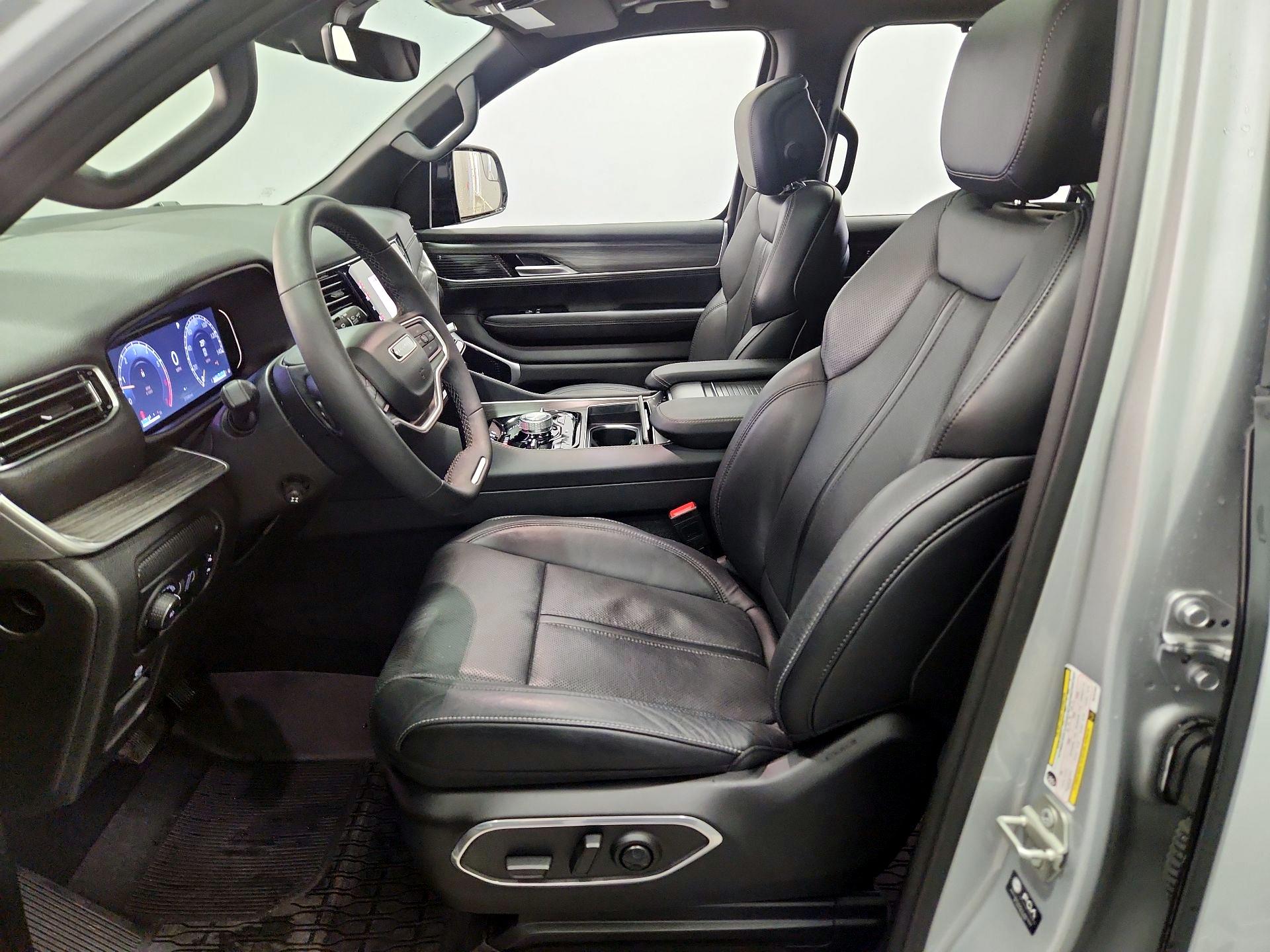 Thumbnail: 2024 Jeep Wagoneer - 11