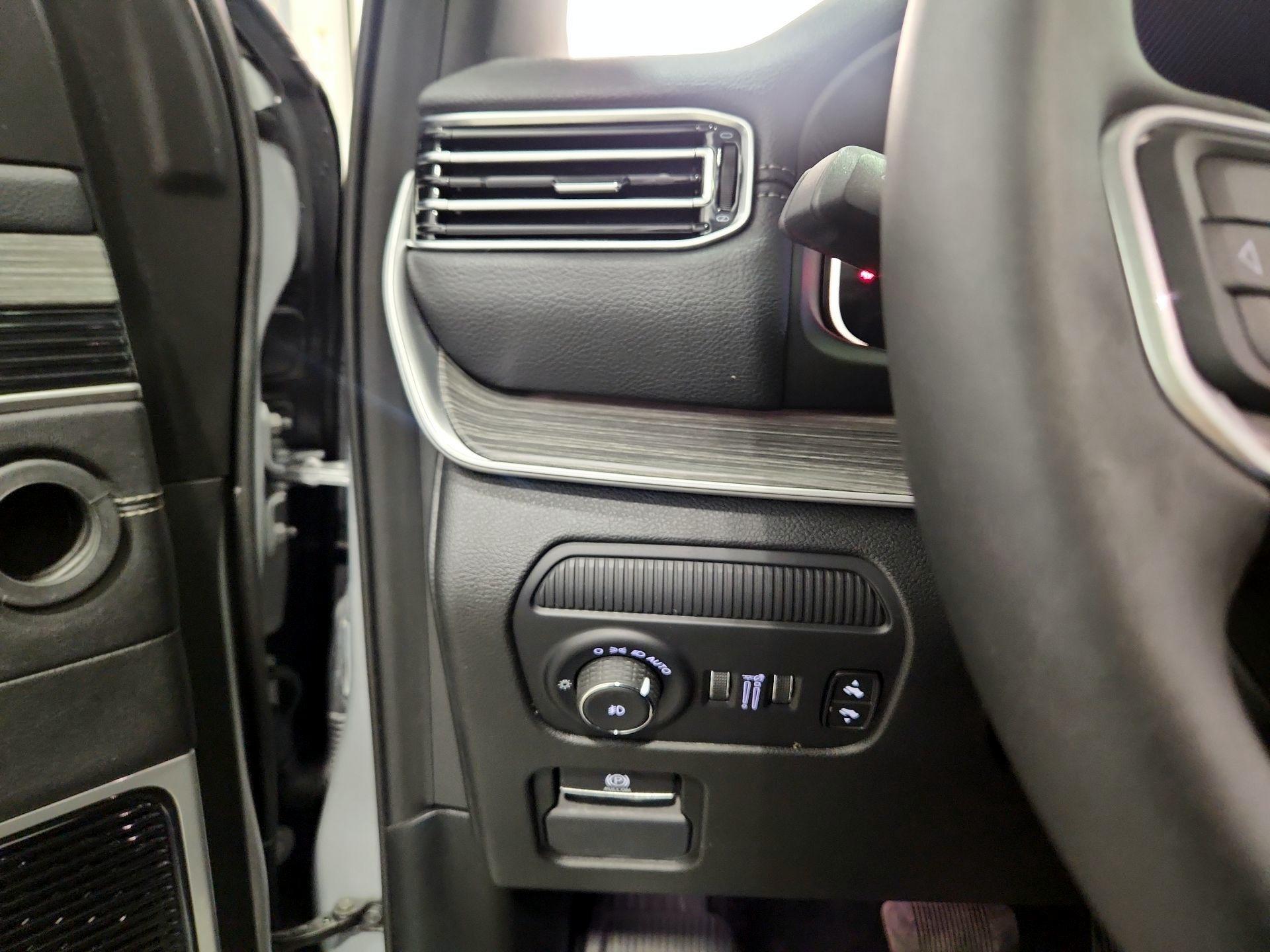 Thumbnail: 2024 Jeep Wagoneer - 13