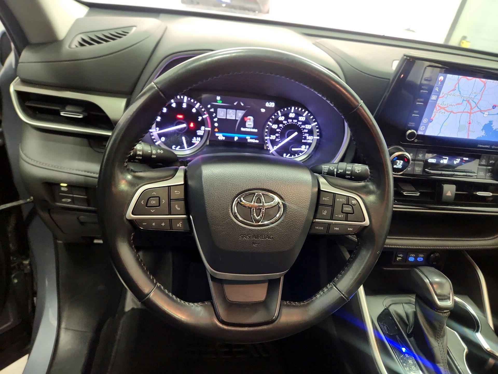 Thumbnail: 2022 Toyota Highlander - 10