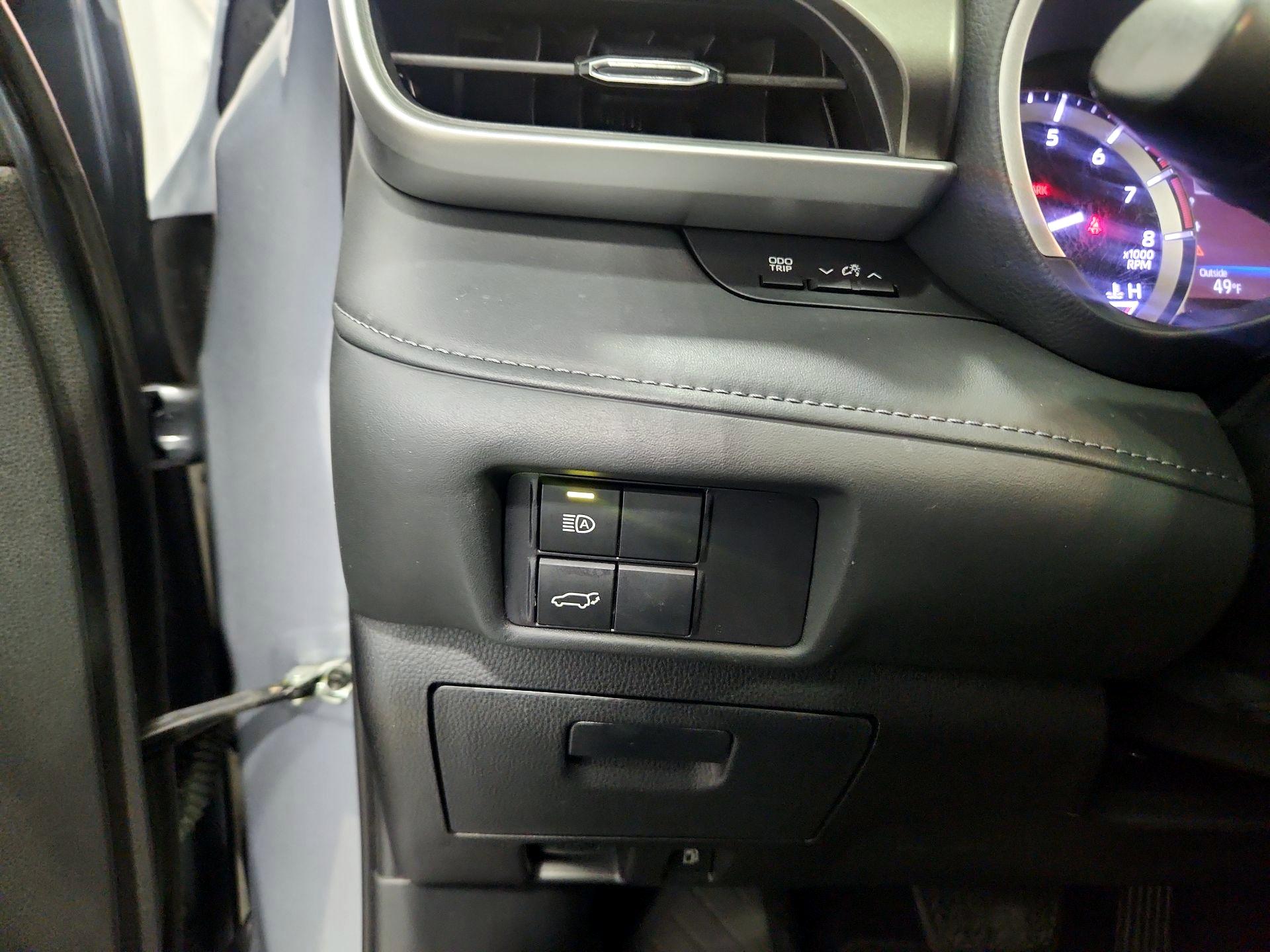 Thumbnail: 2022 Toyota Highlander - 13