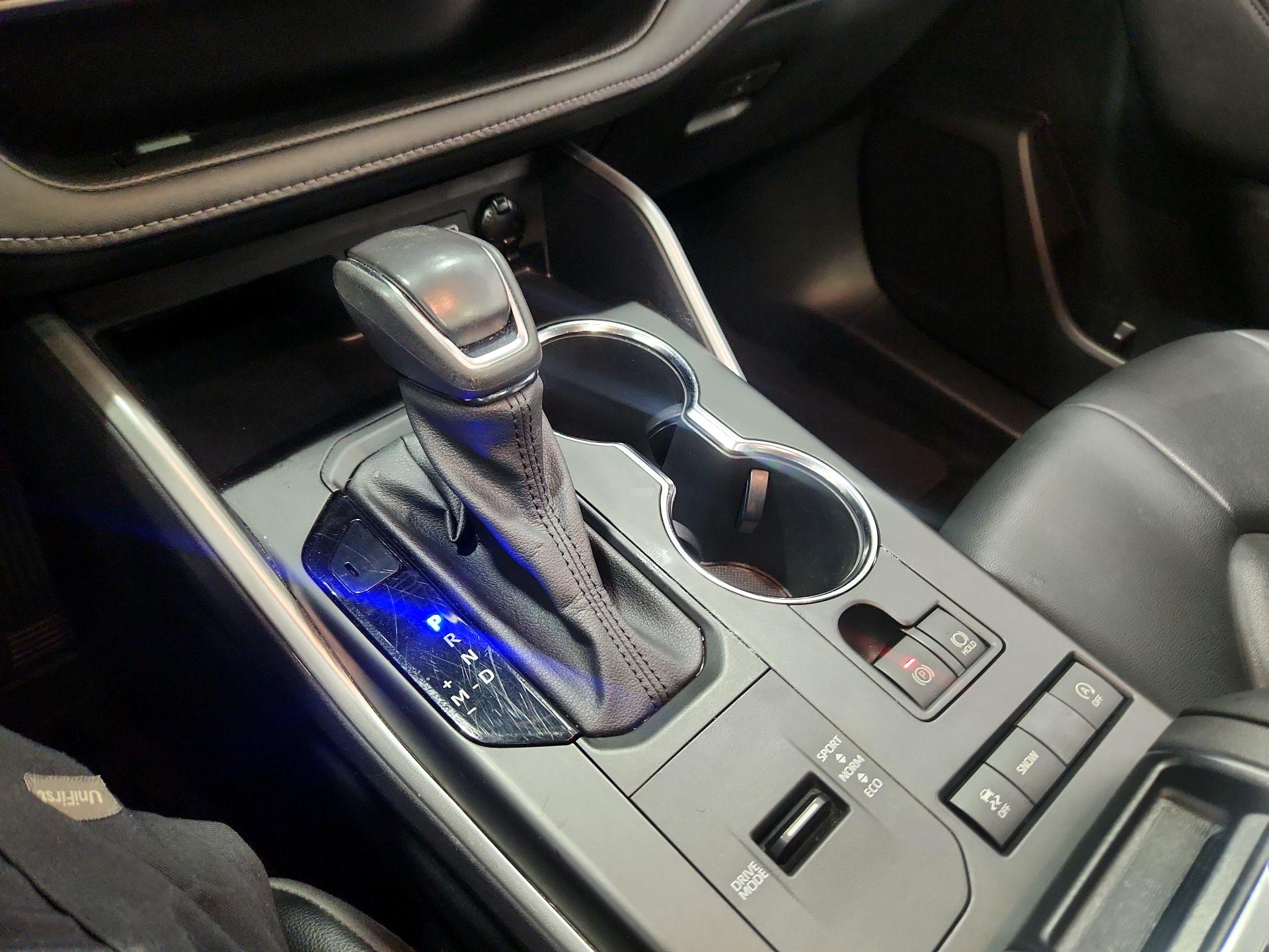 Thumbnail: 2022 Toyota Highlander - 18