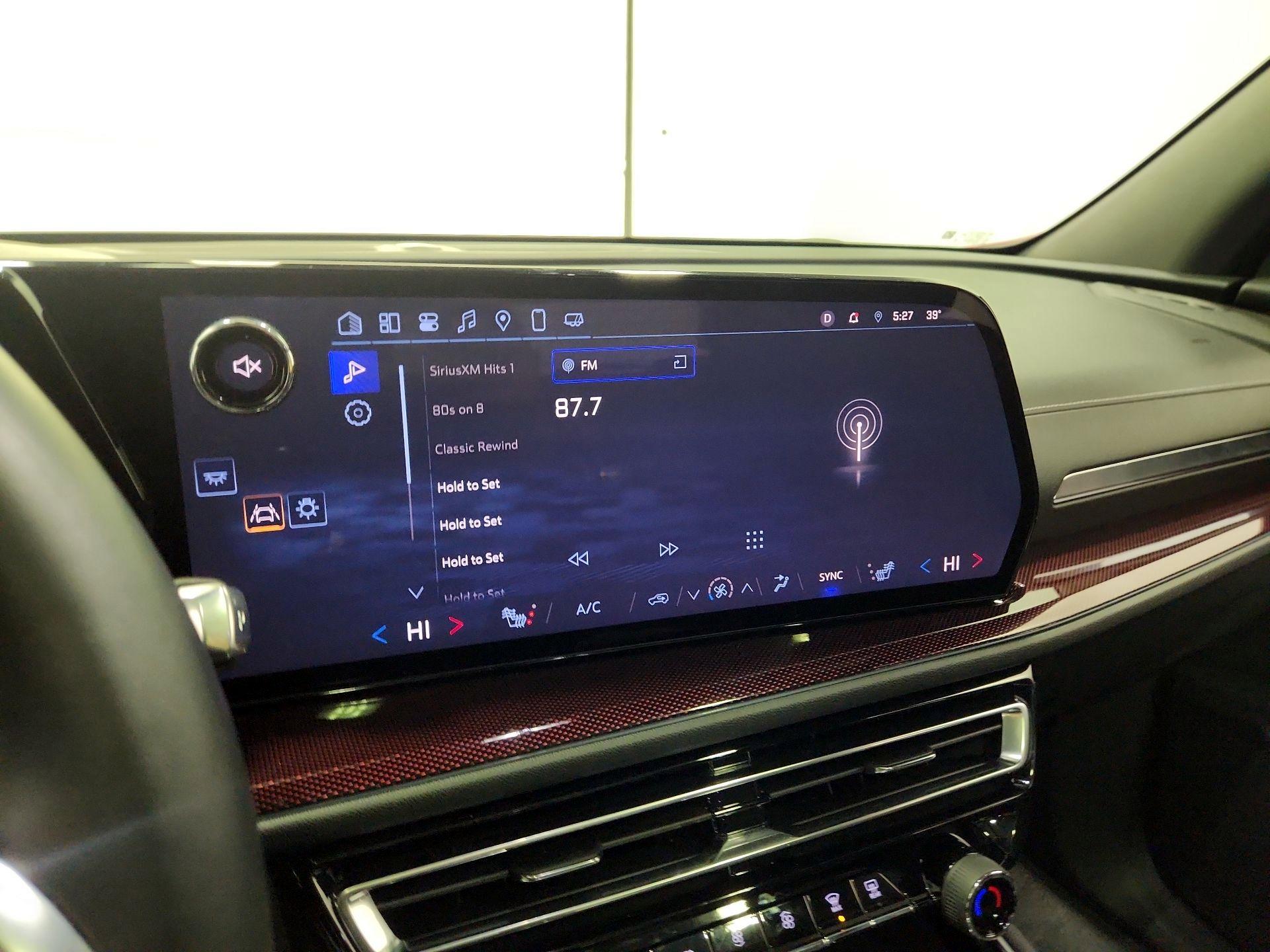 Thumbnail: 2025 Chevrolet Traverse - 16