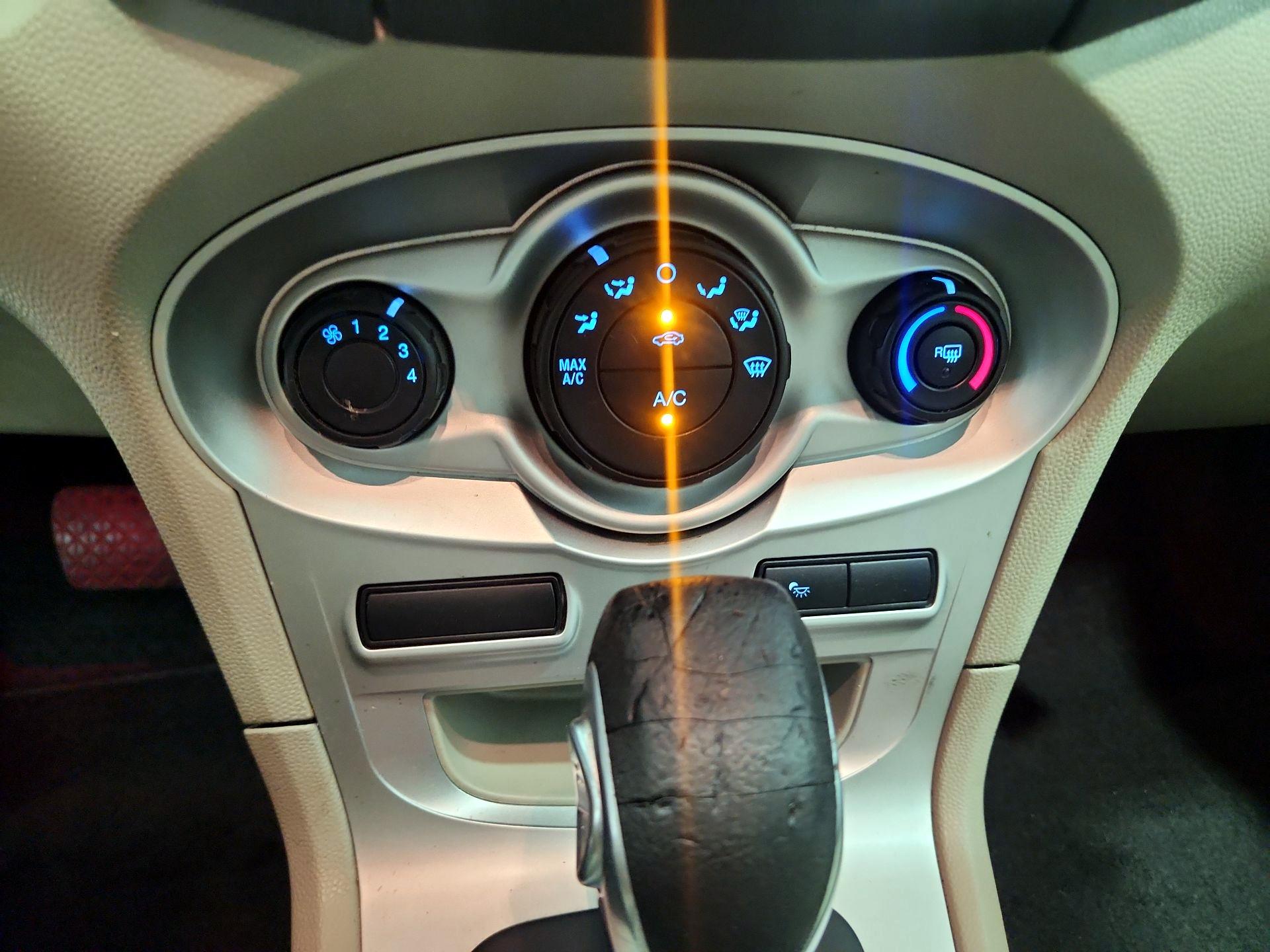 Thumbnail: 2016 Ford Fiesta - 15