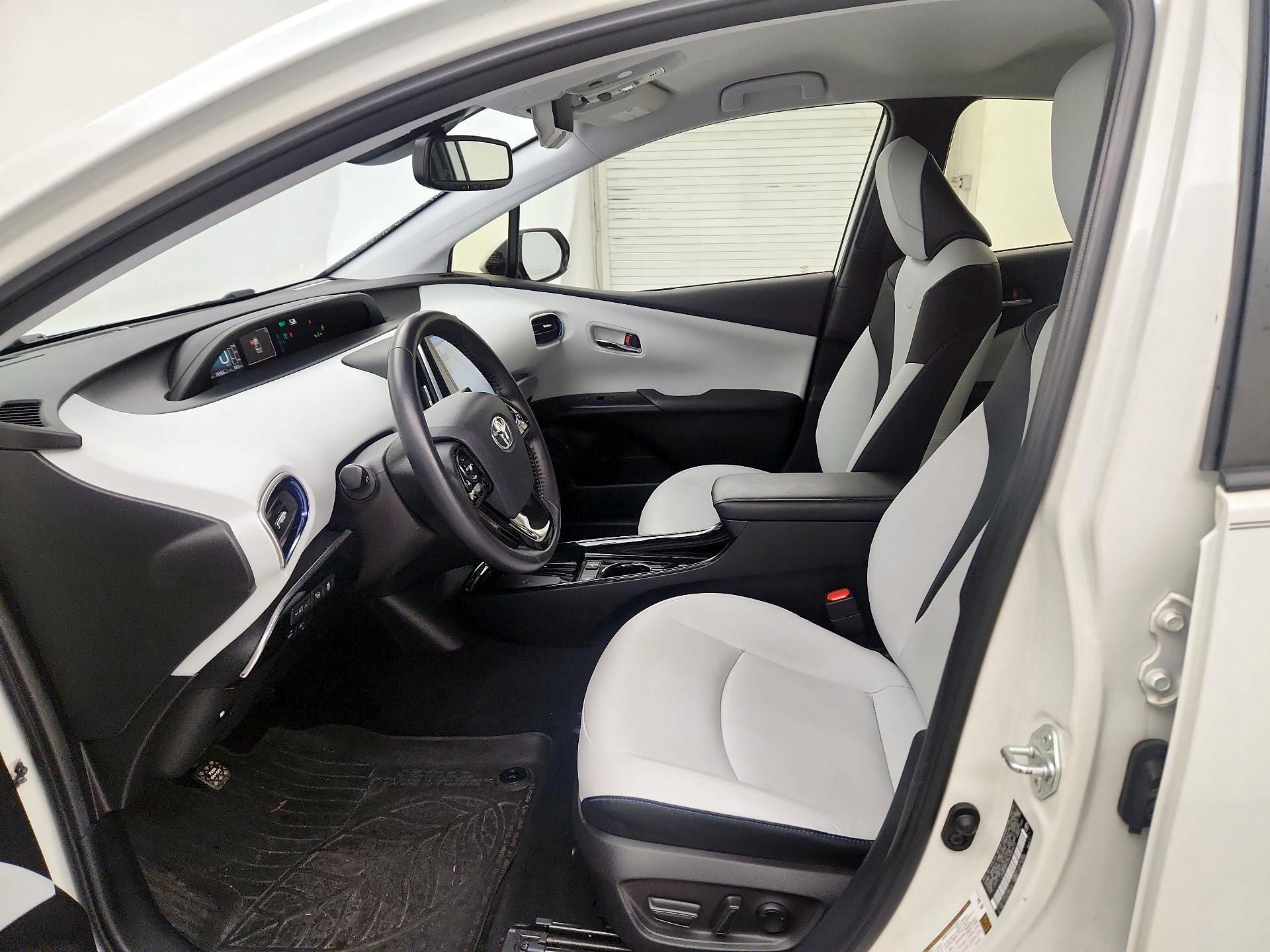 Thumbnail: 2019 Toyota Prius - 11