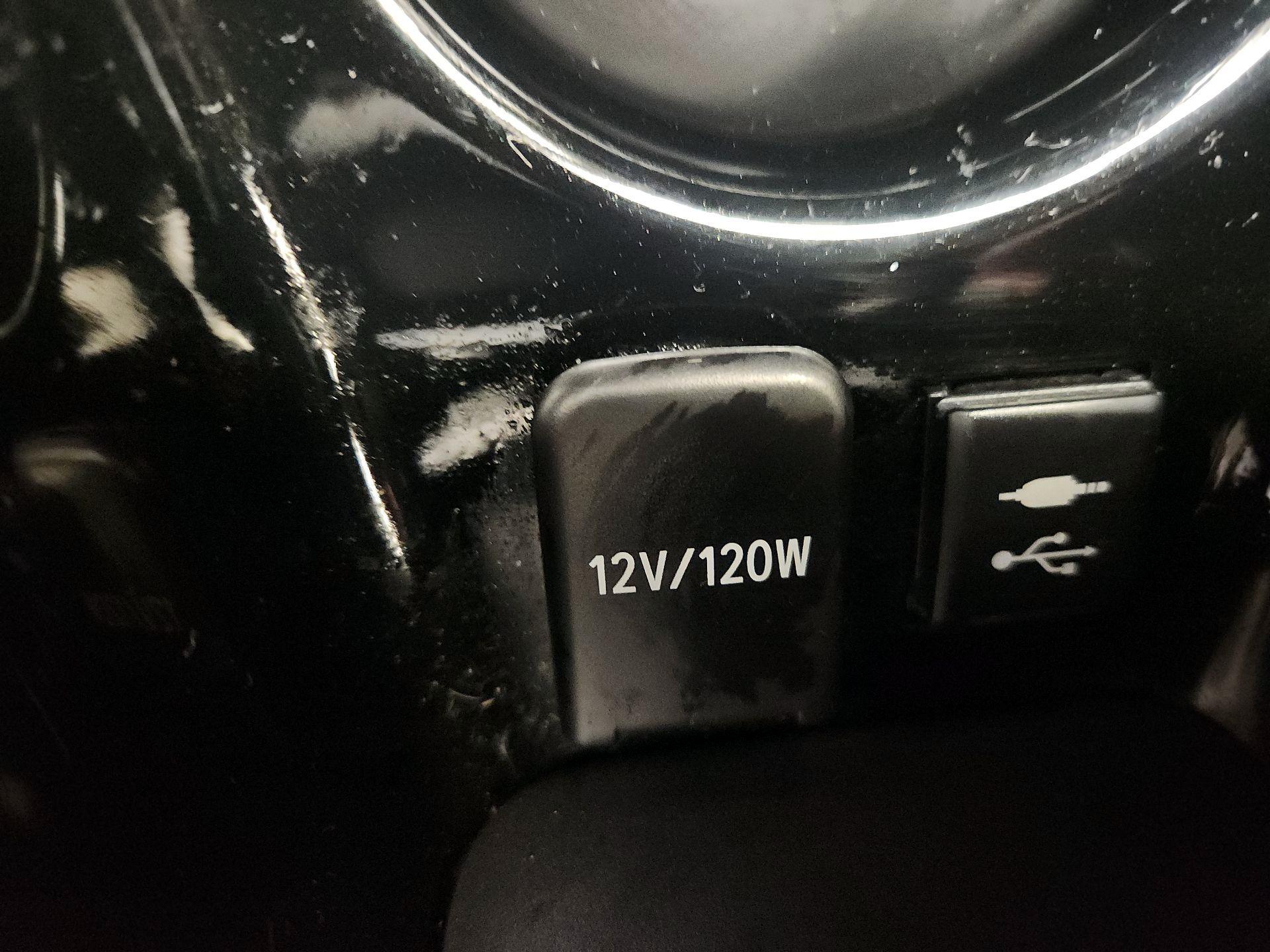 Thumbnail: 2019 Toyota Prius - 19