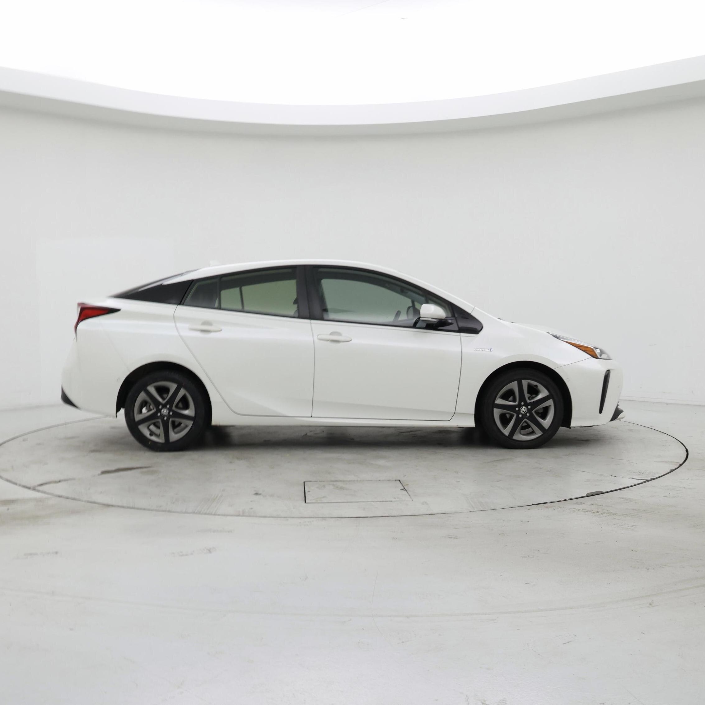 Thumbnail: 2019 Toyota Prius - 7