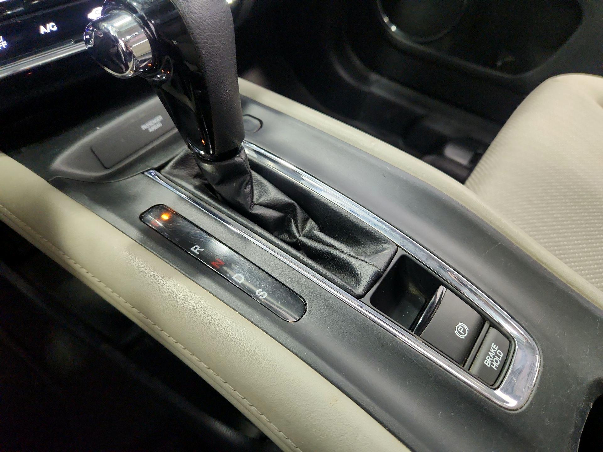 Thumbnail: 2017 Honda HR-V - 17