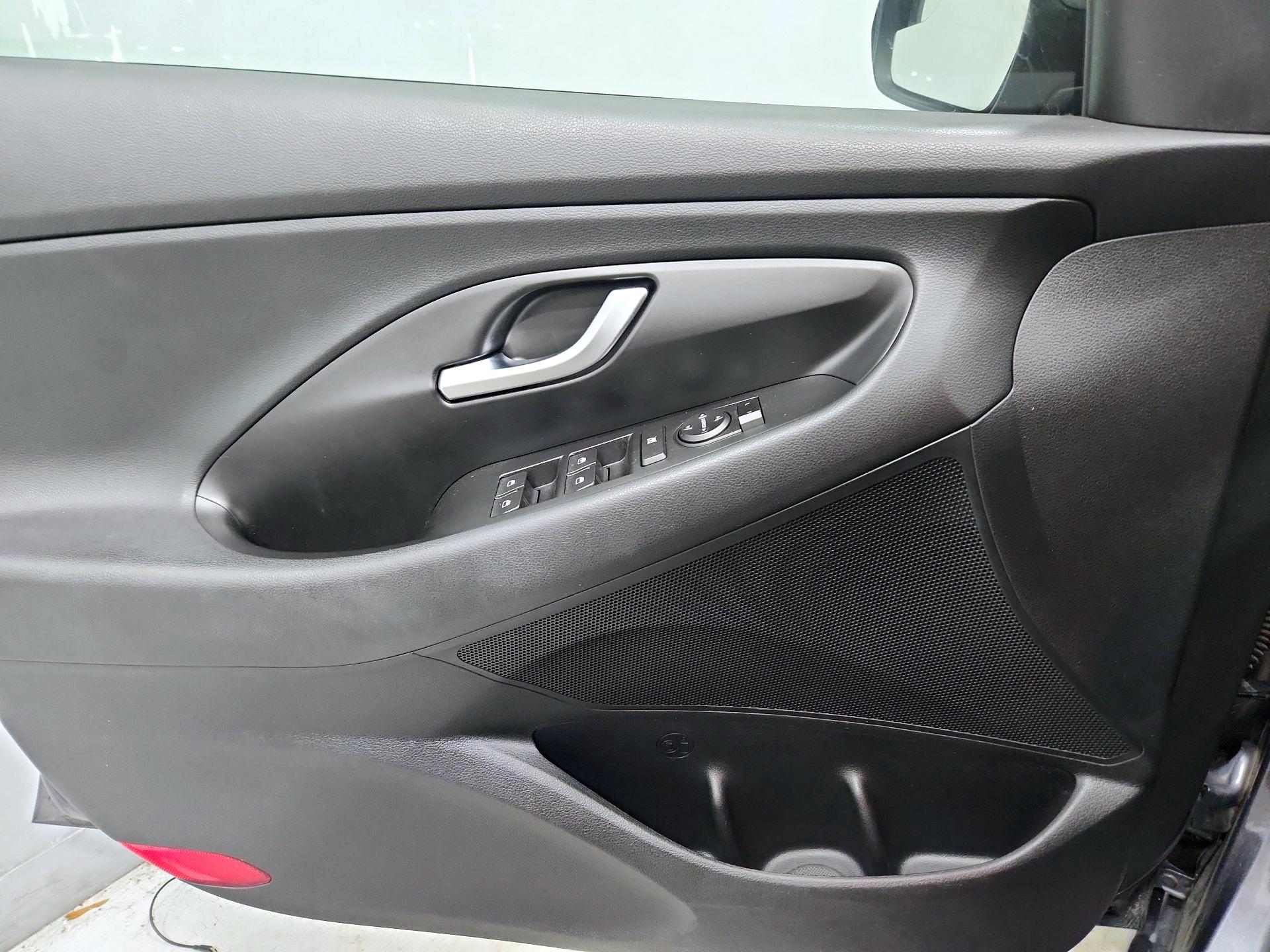 Thumbnail: 2019 Hyundai Elantra - 12