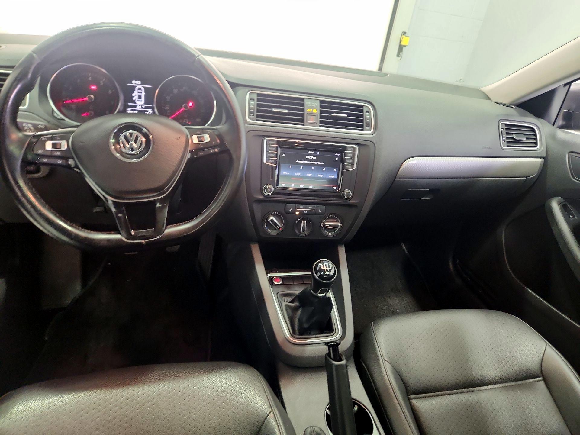 Thumbnail: 2017 Volkswagen Jetta - 9