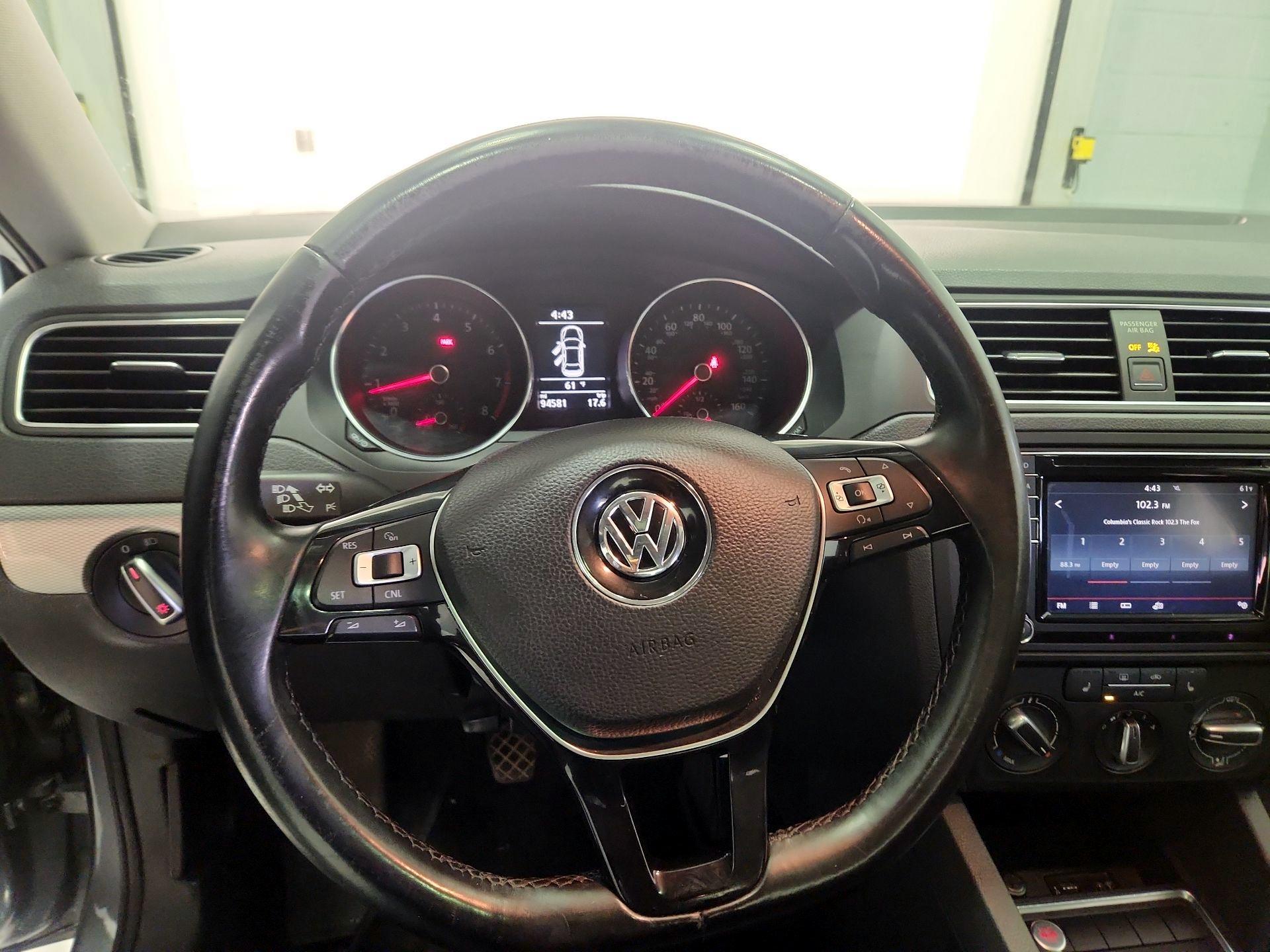 Thumbnail: 2017 Volkswagen Jetta - 10