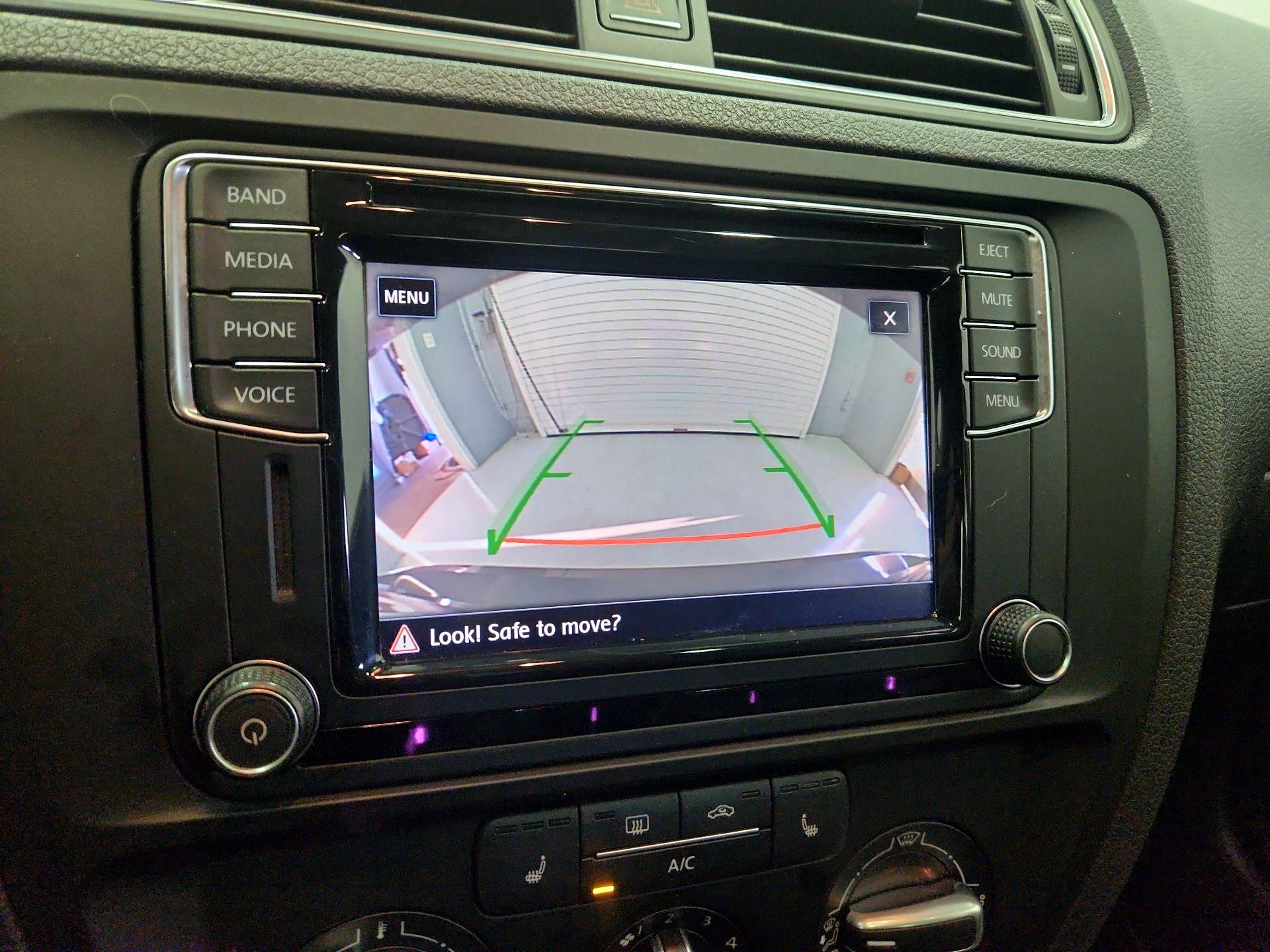 Thumbnail: 2017 Volkswagen Jetta - 14