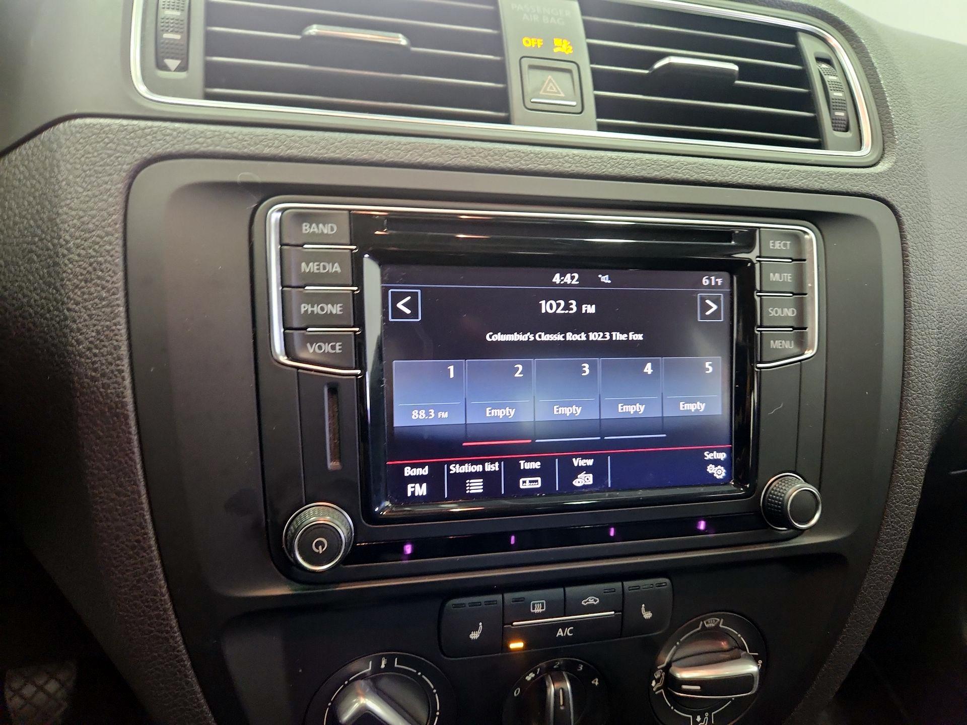 Thumbnail: 2017 Volkswagen Jetta - 15