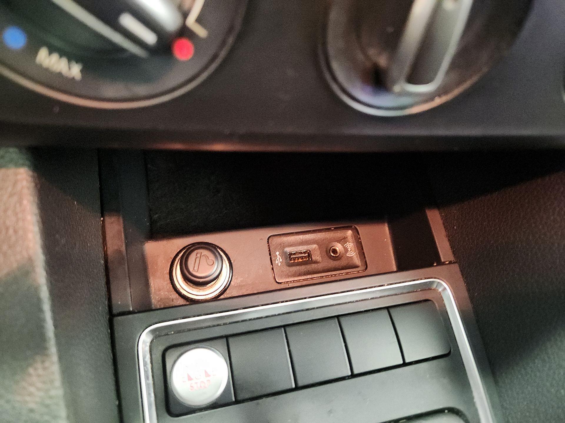 Thumbnail: 2017 Volkswagen Jetta - 18