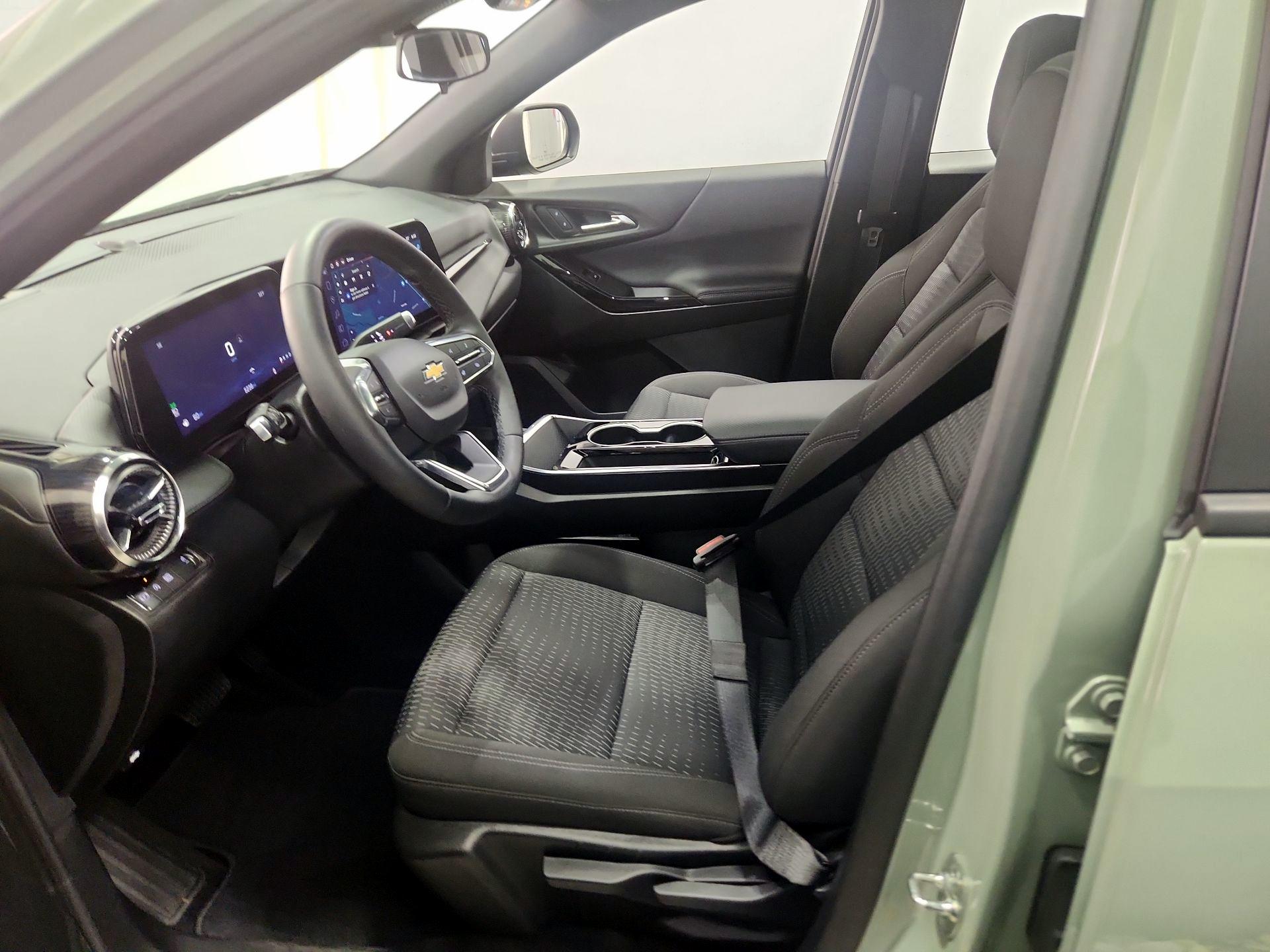 Thumbnail: 2025 Chevrolet Equinox - 9