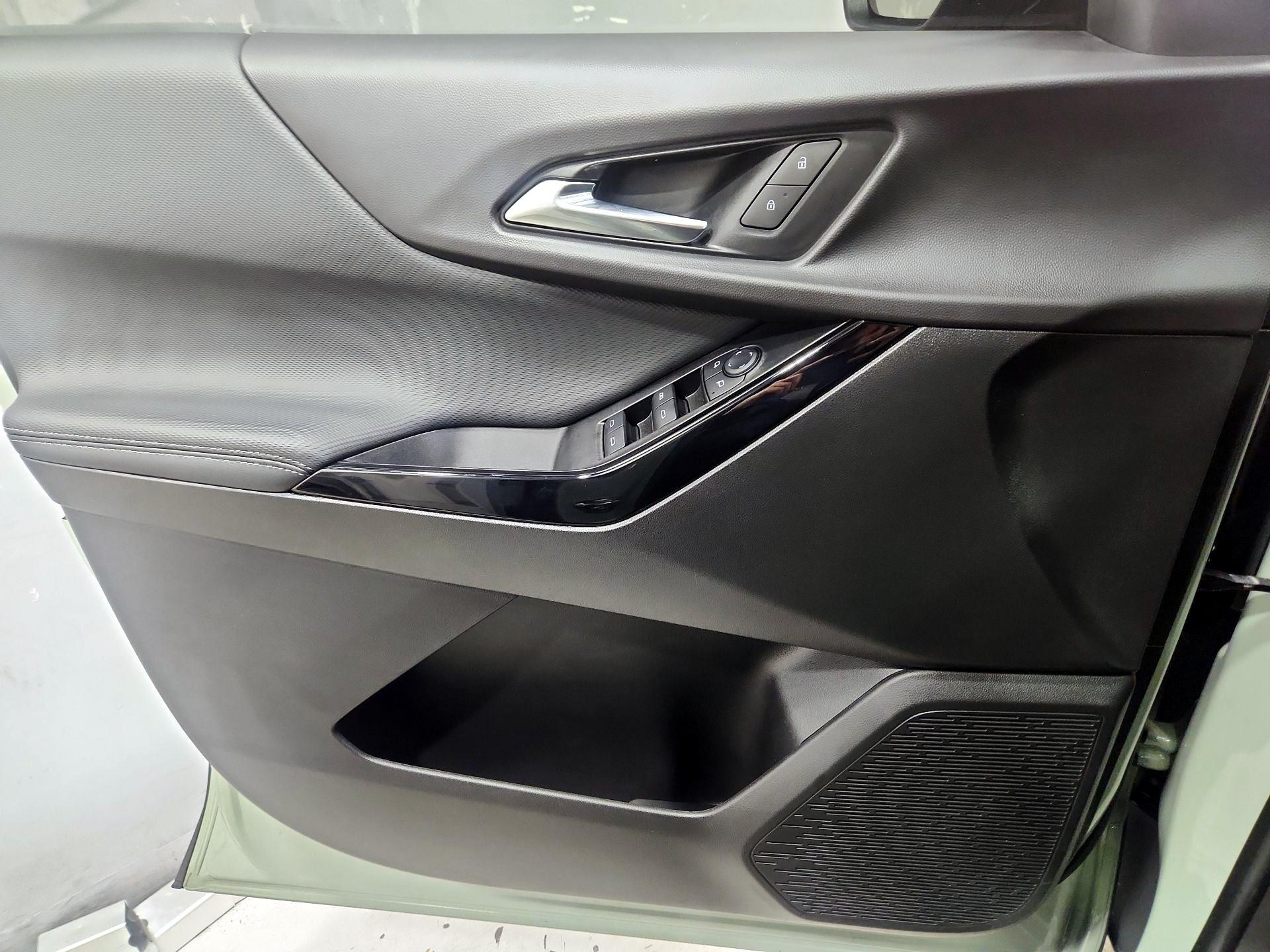 Thumbnail: 2025 Chevrolet Equinox - 10