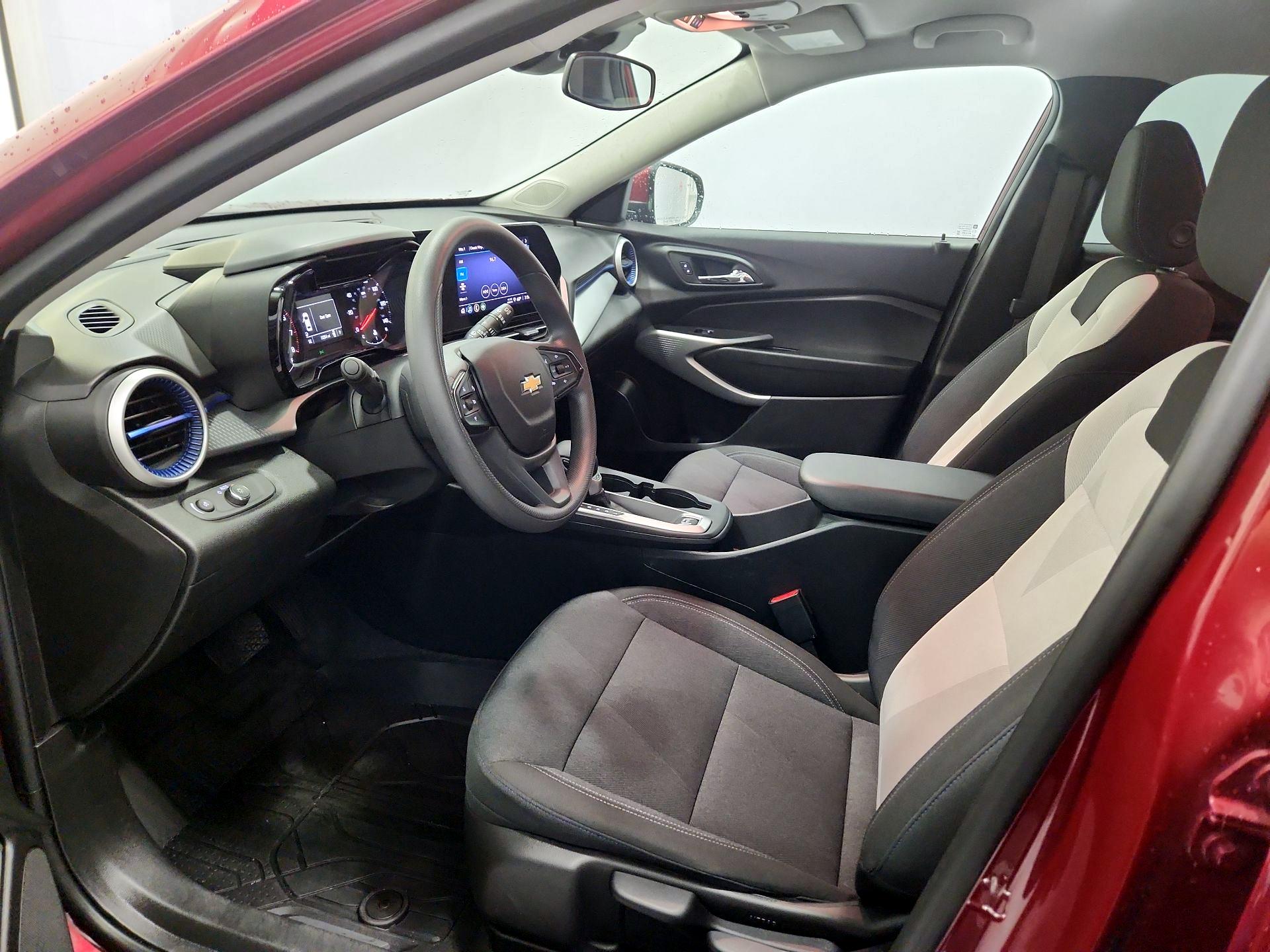 Thumbnail: 2025 Chevrolet Trax - 11