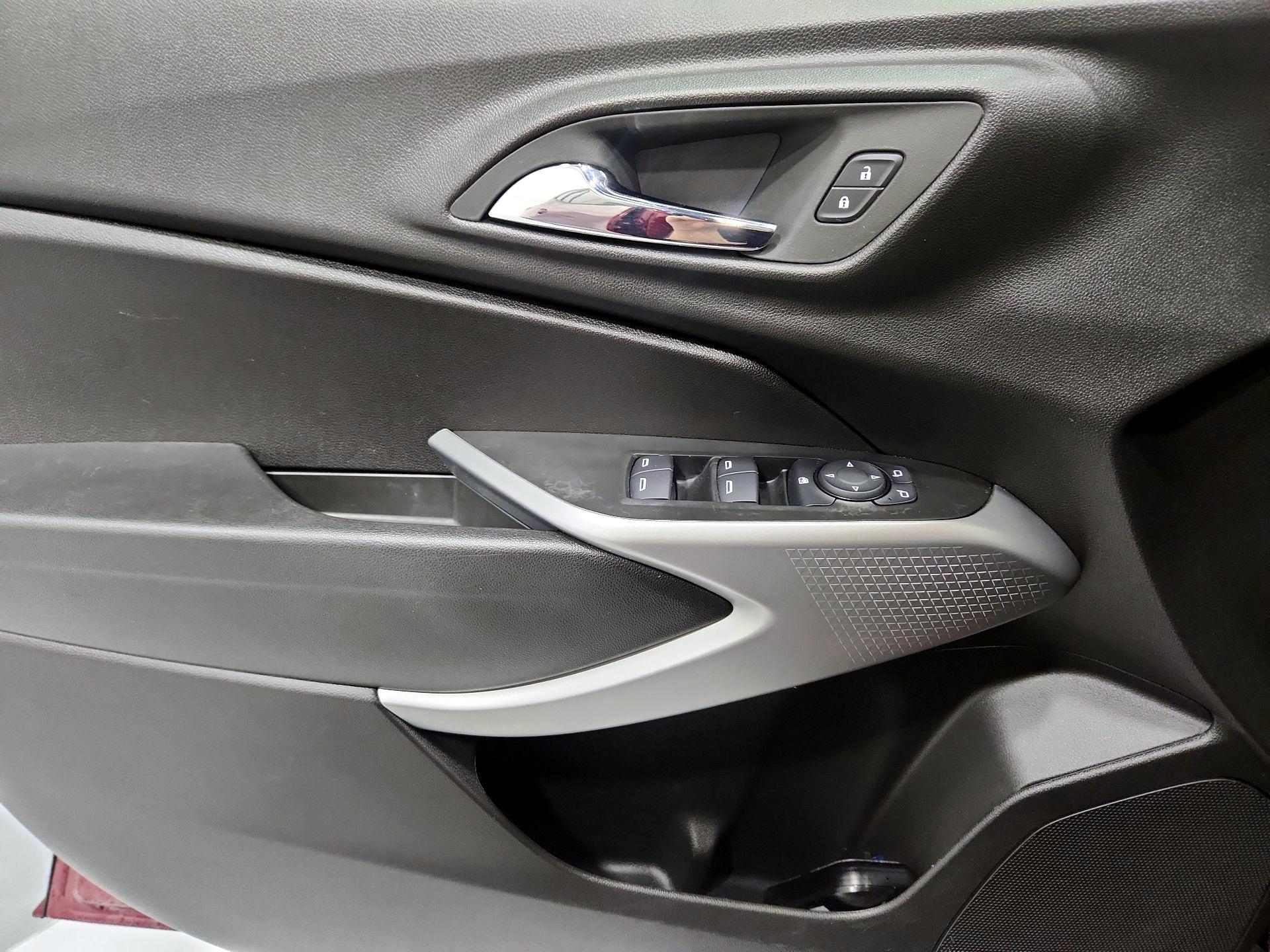 Thumbnail: 2025 Chevrolet Trax - 12