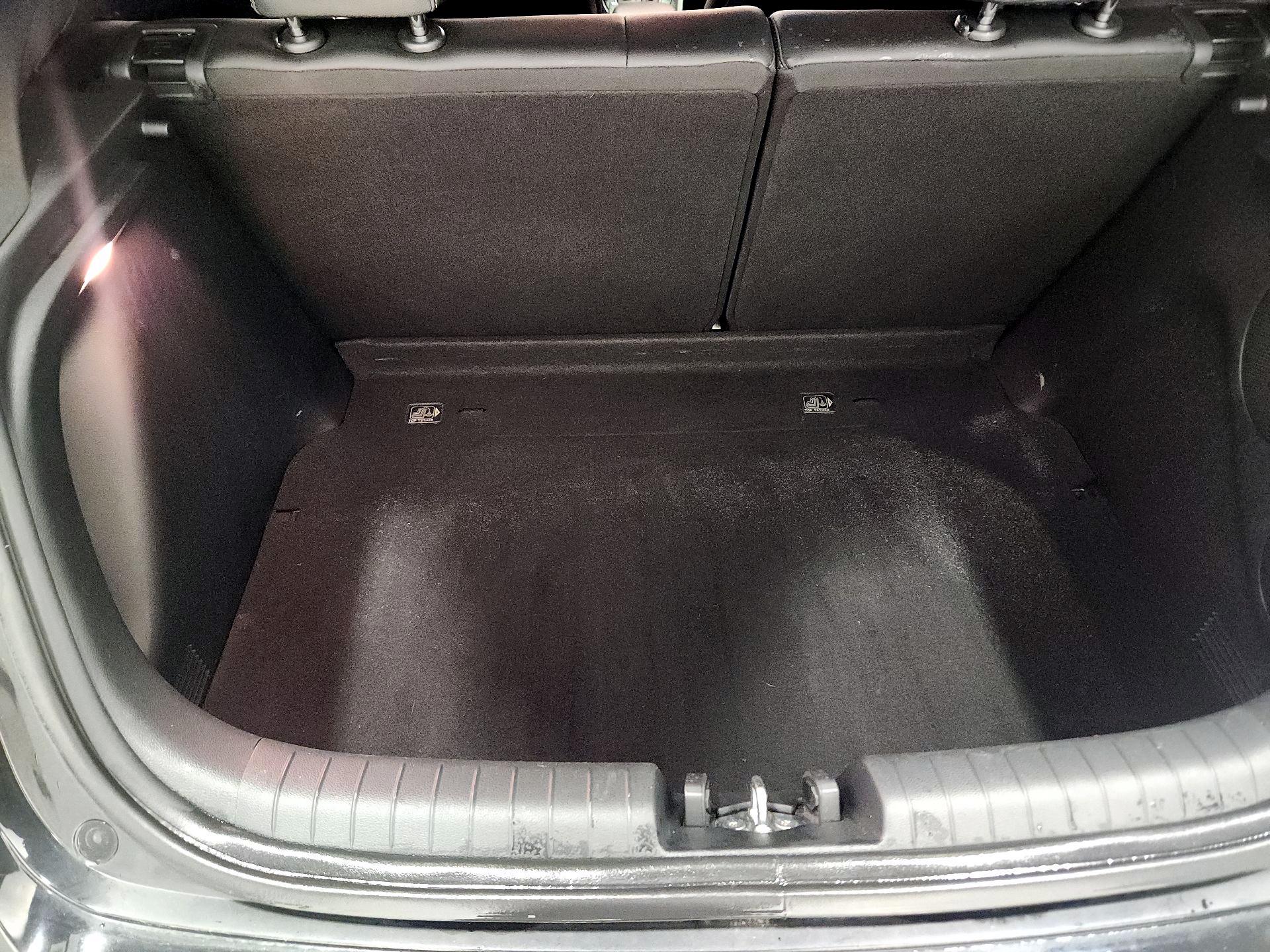 Thumbnail: 2020 Hyundai Veloster - 20