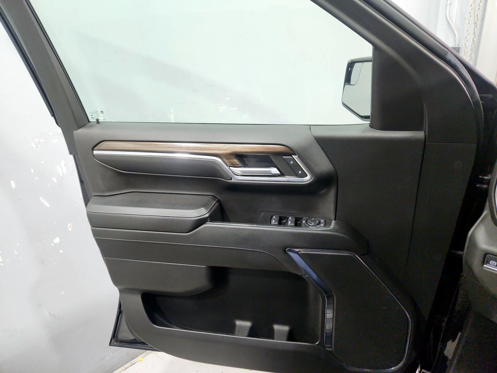 Thumbnail: 2023 Chevrolet Silverado 1500 - 12