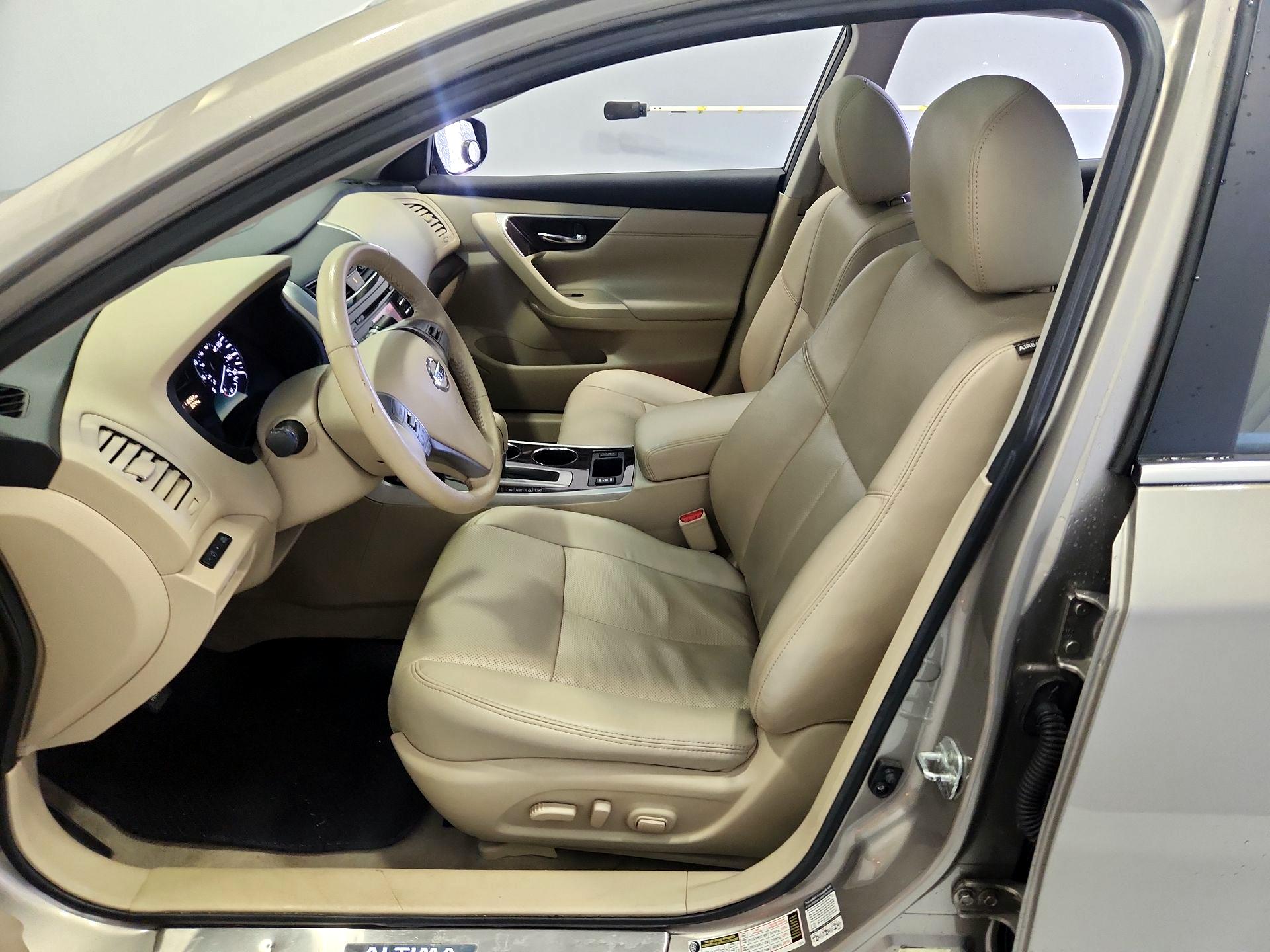 Thumbnail: 2014 Nissan Altima - 11