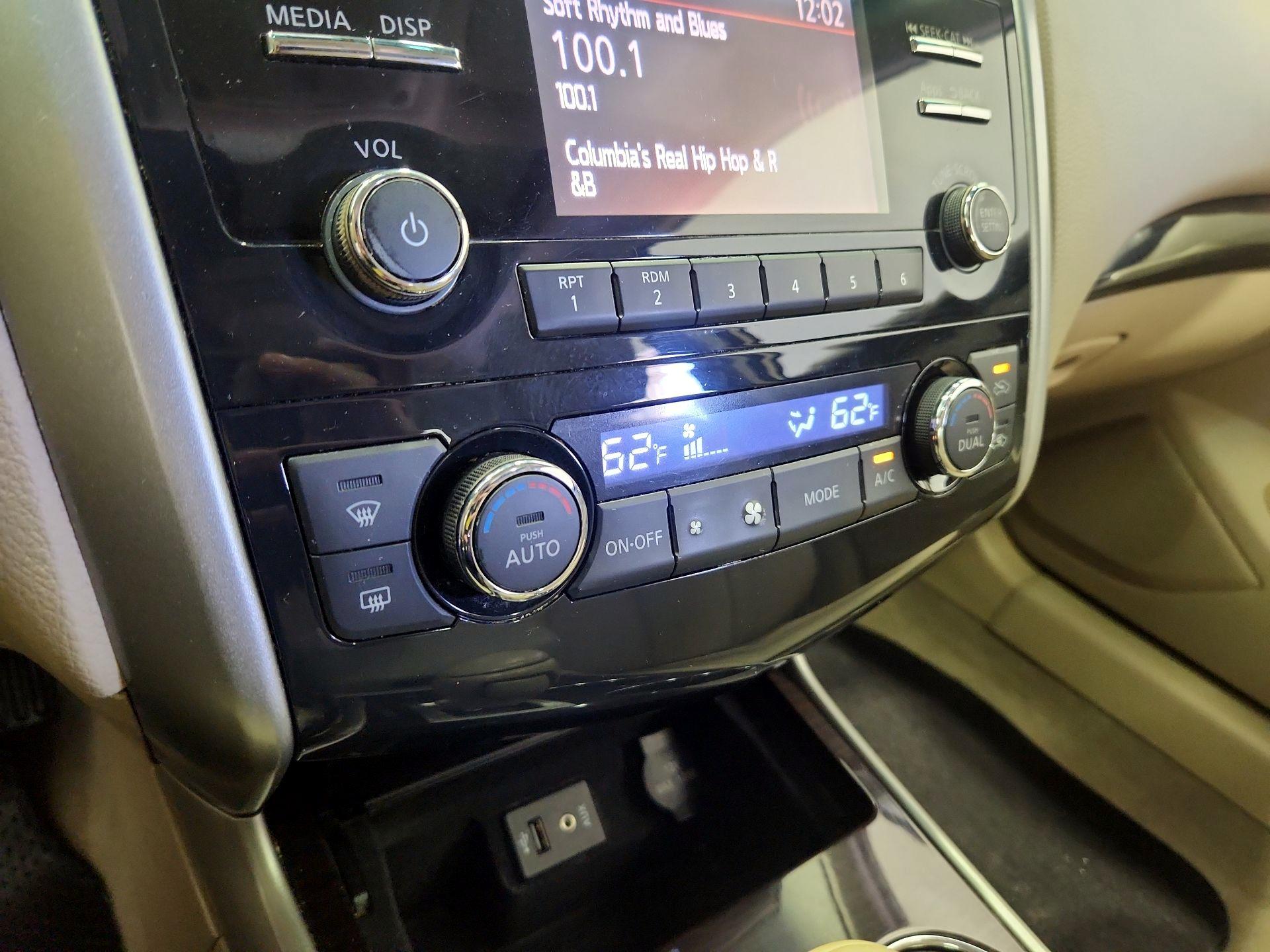 Thumbnail: 2014 Nissan Altima - 16