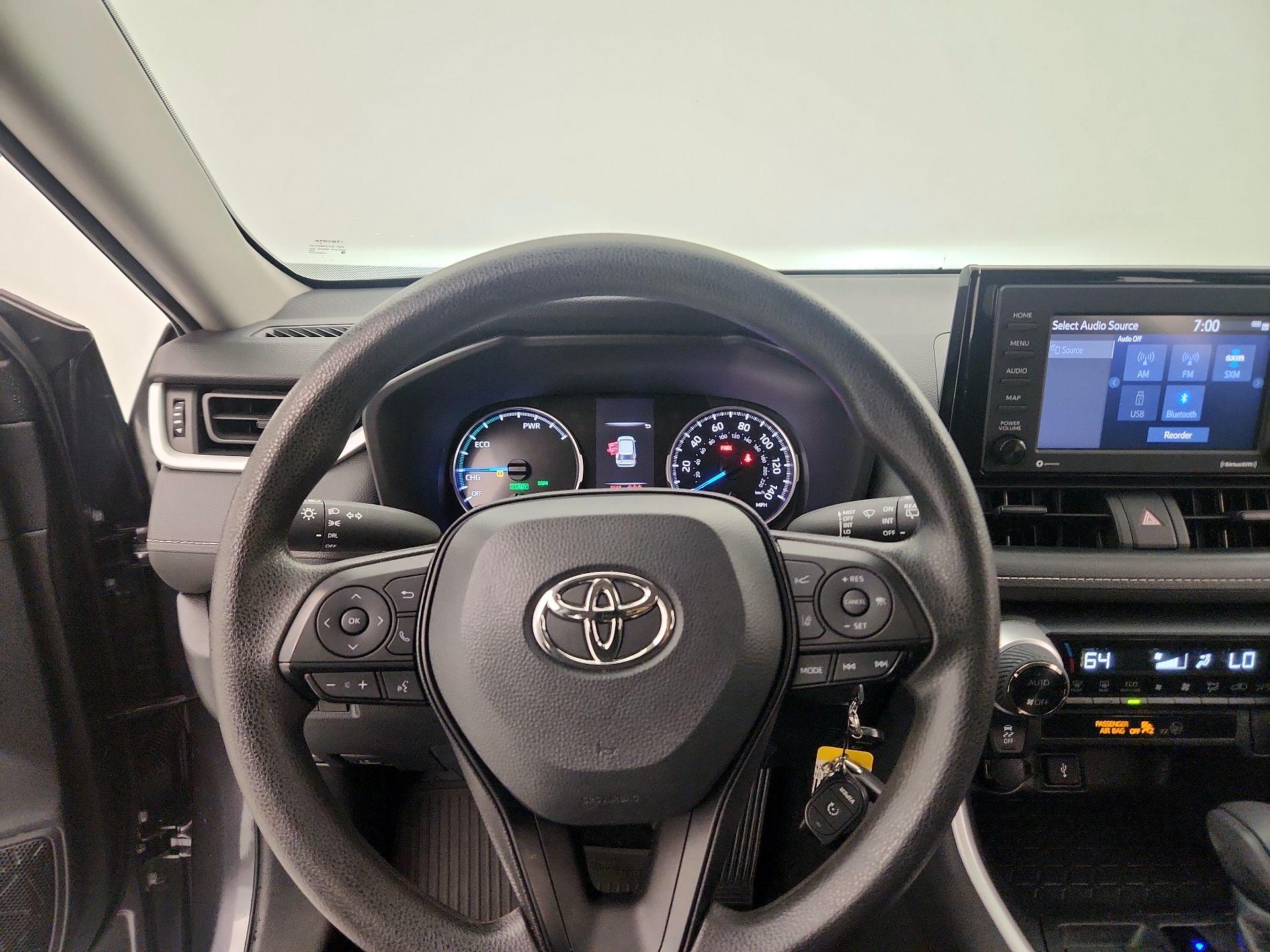 Thumbnail: 2022 Toyota RAV4 - 10