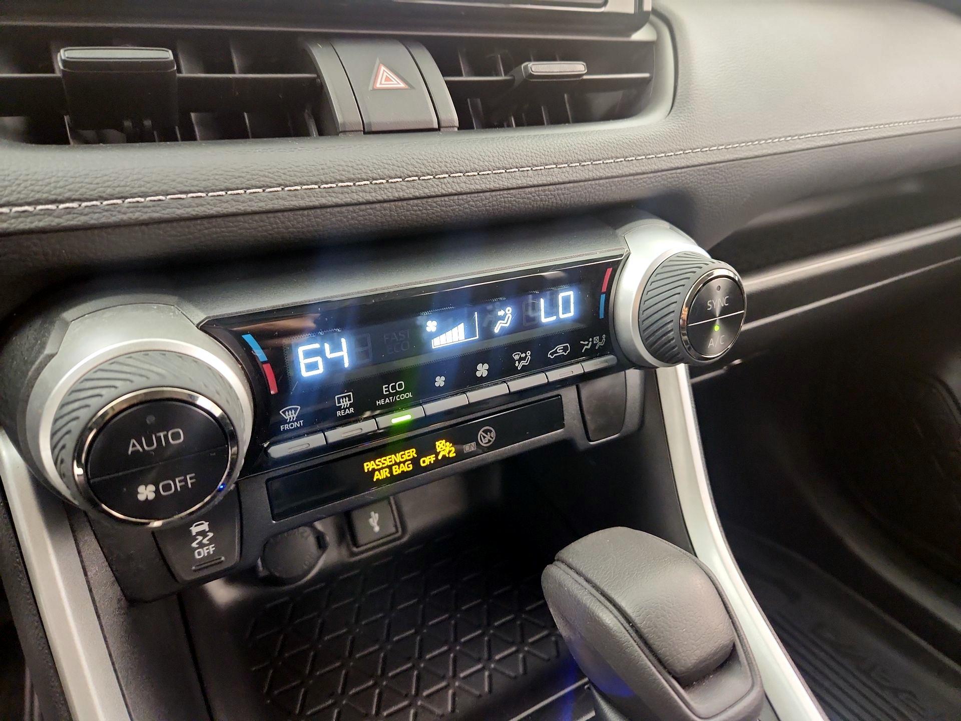 Thumbnail: 2022 Toyota RAV4 - 16