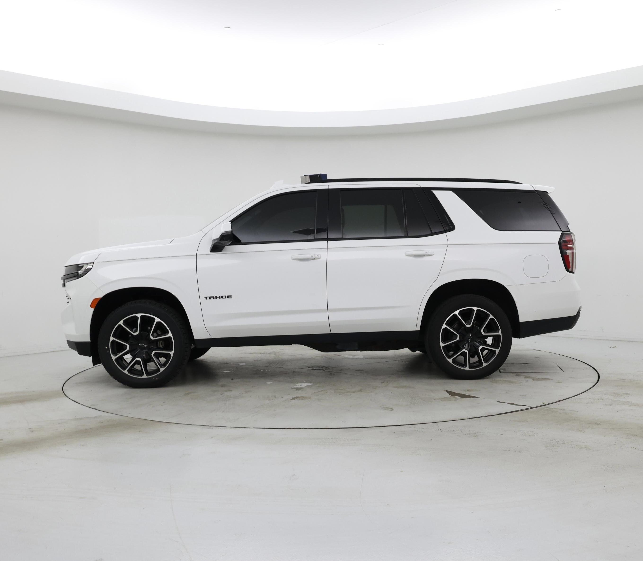 Thumbnail: 2021 Chevrolet Tahoe - 3