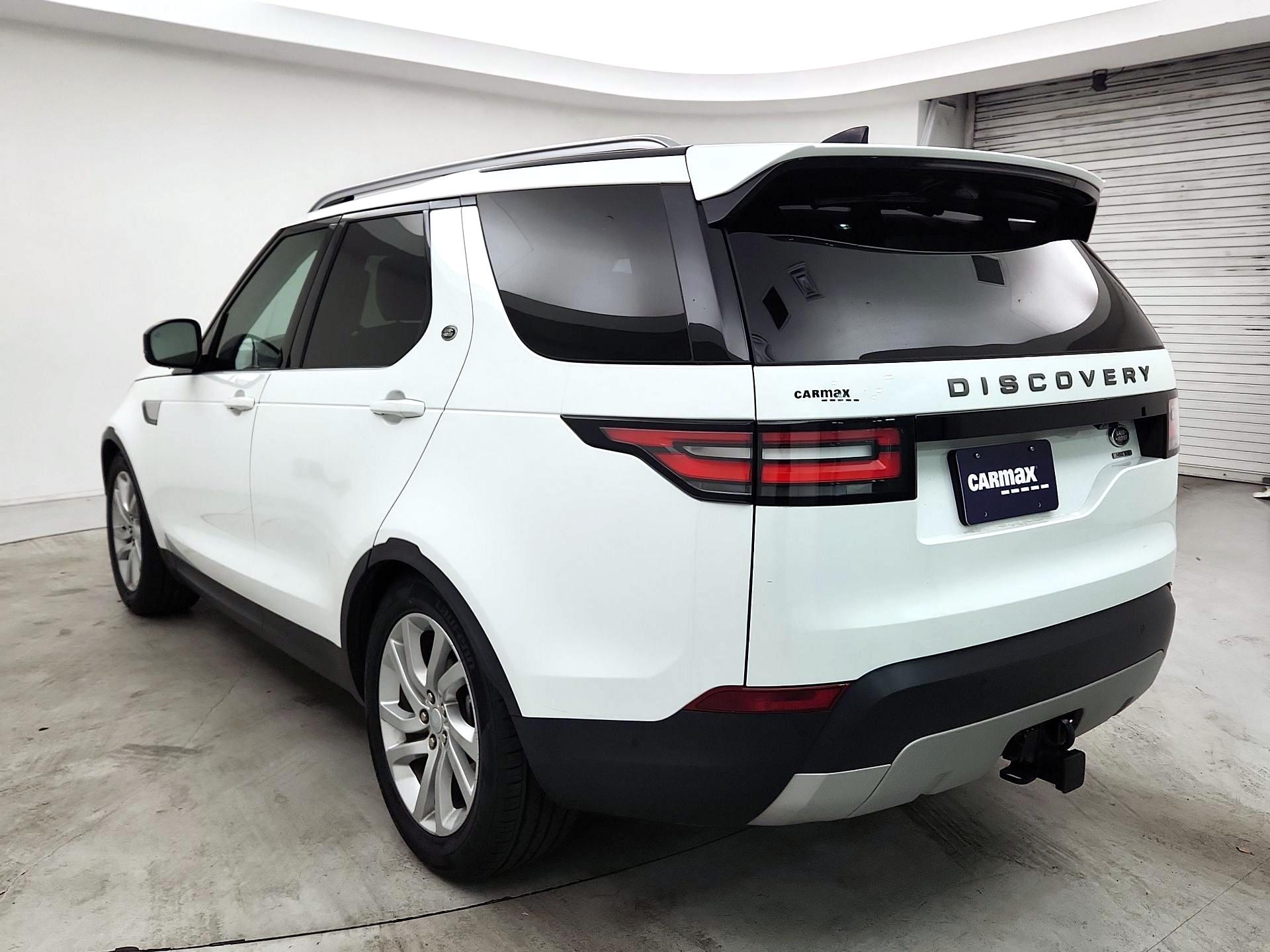 Thumbnail: 2019 Land Rover Discovery - 7