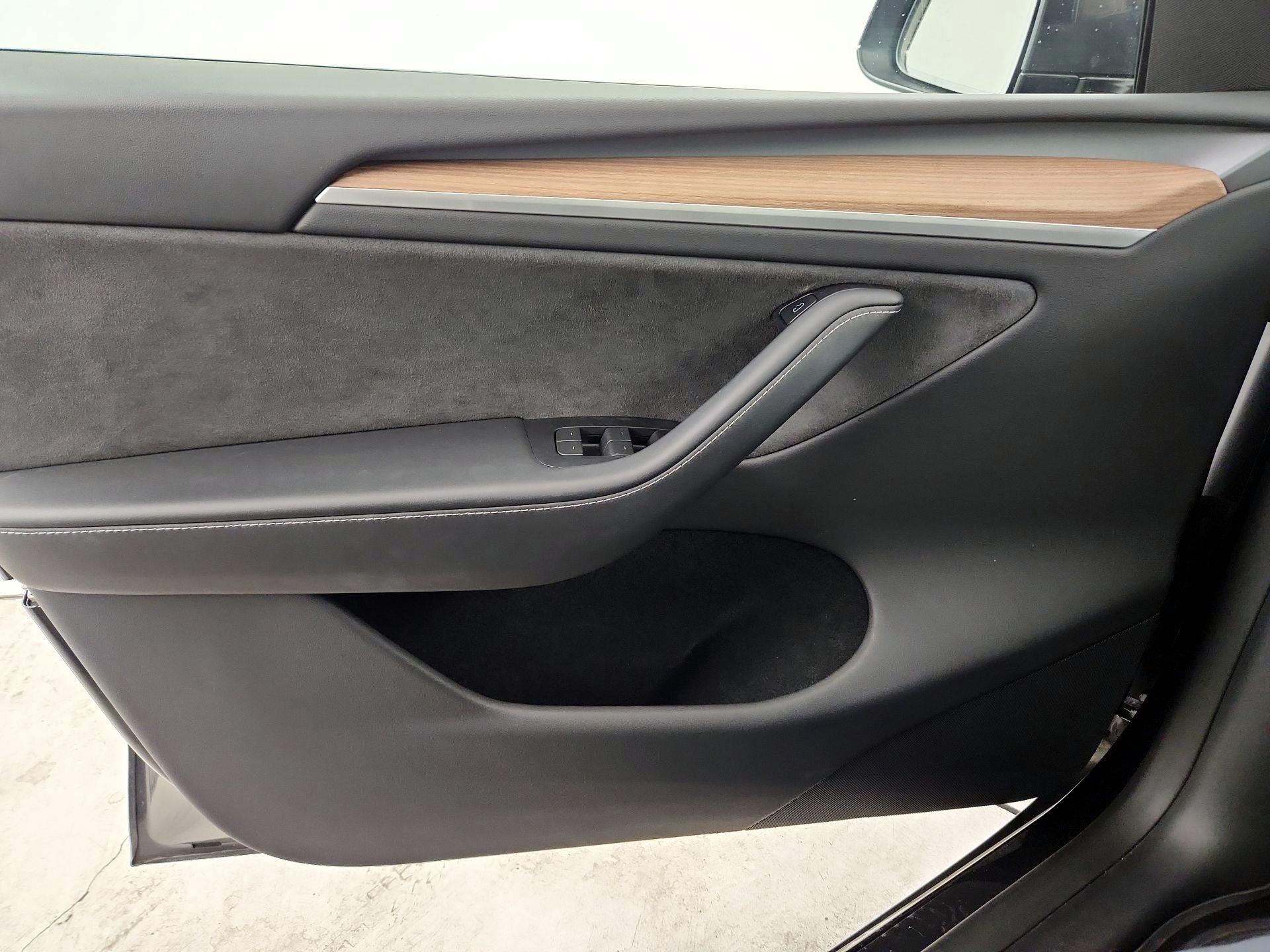 Thumbnail: 2024 Tesla Model Y - 10