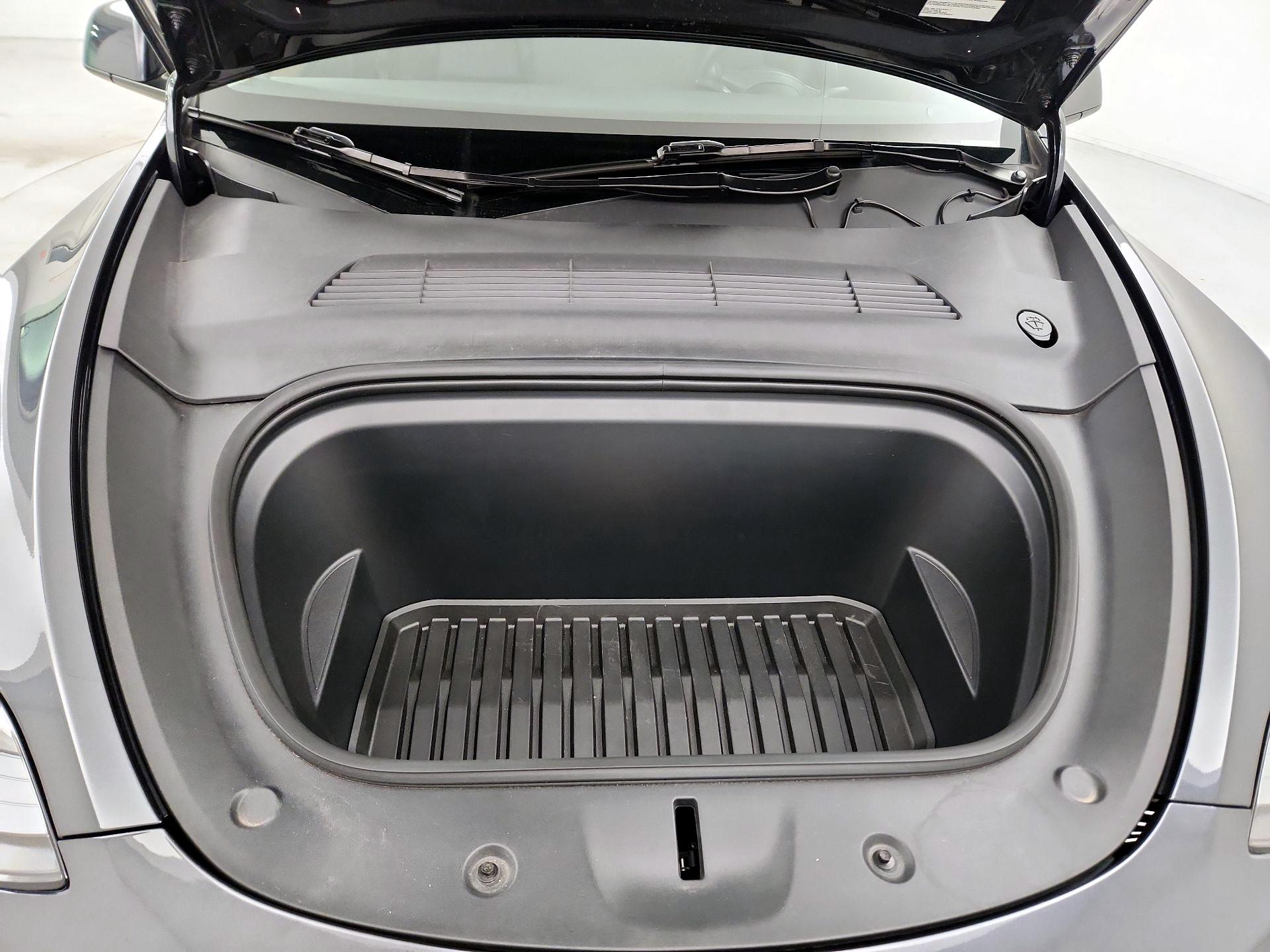 Thumbnail: 2024 Tesla Model Y - 18