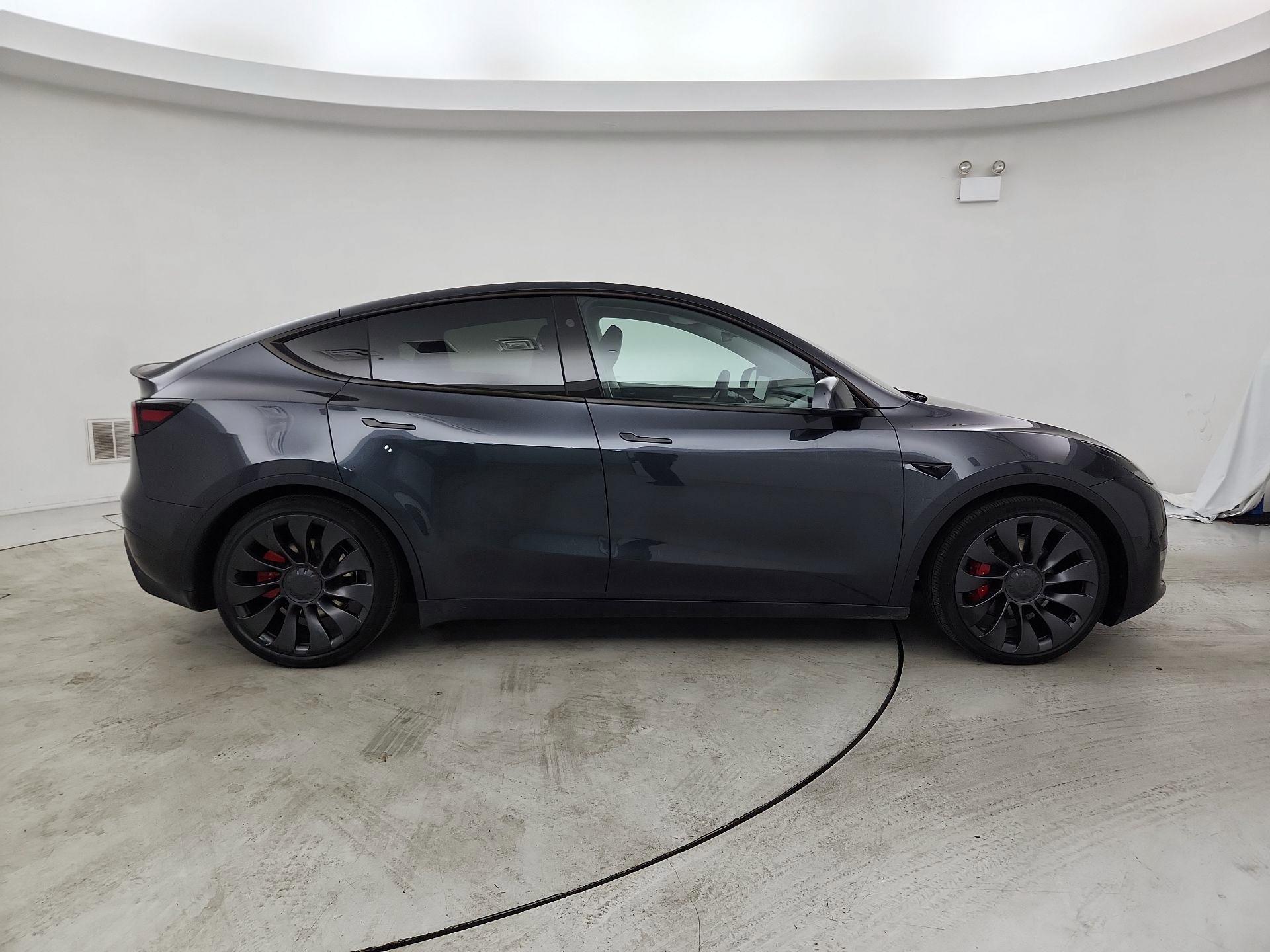 Thumbnail: 2024 Tesla Model Y - 4