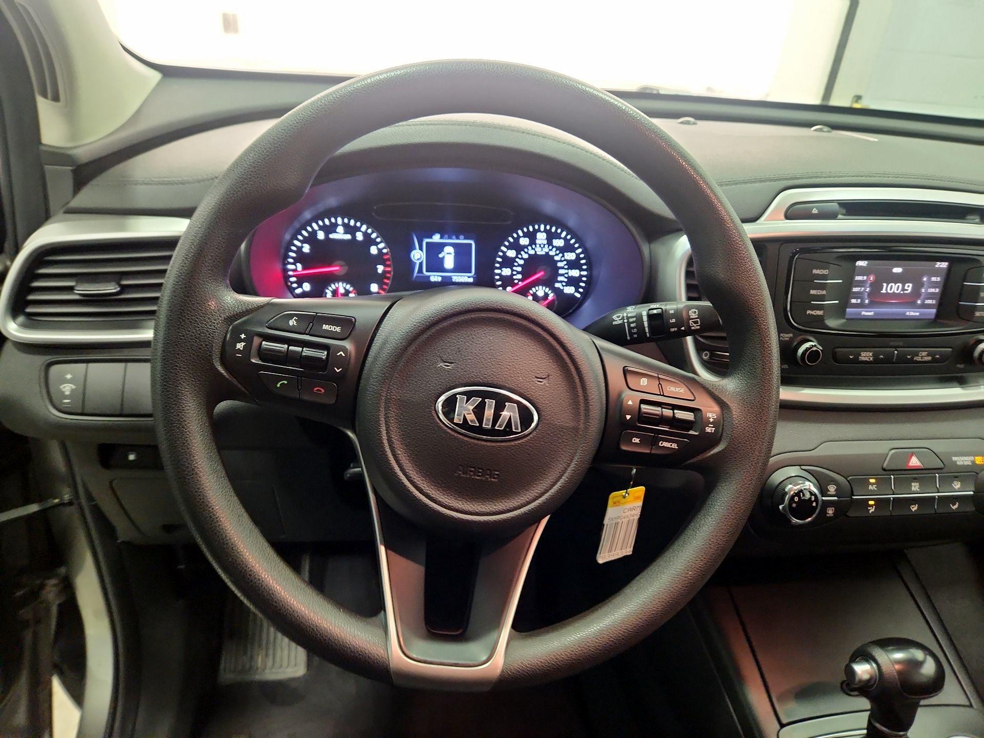 Thumbnail: 2017 Kia Sorento - 10