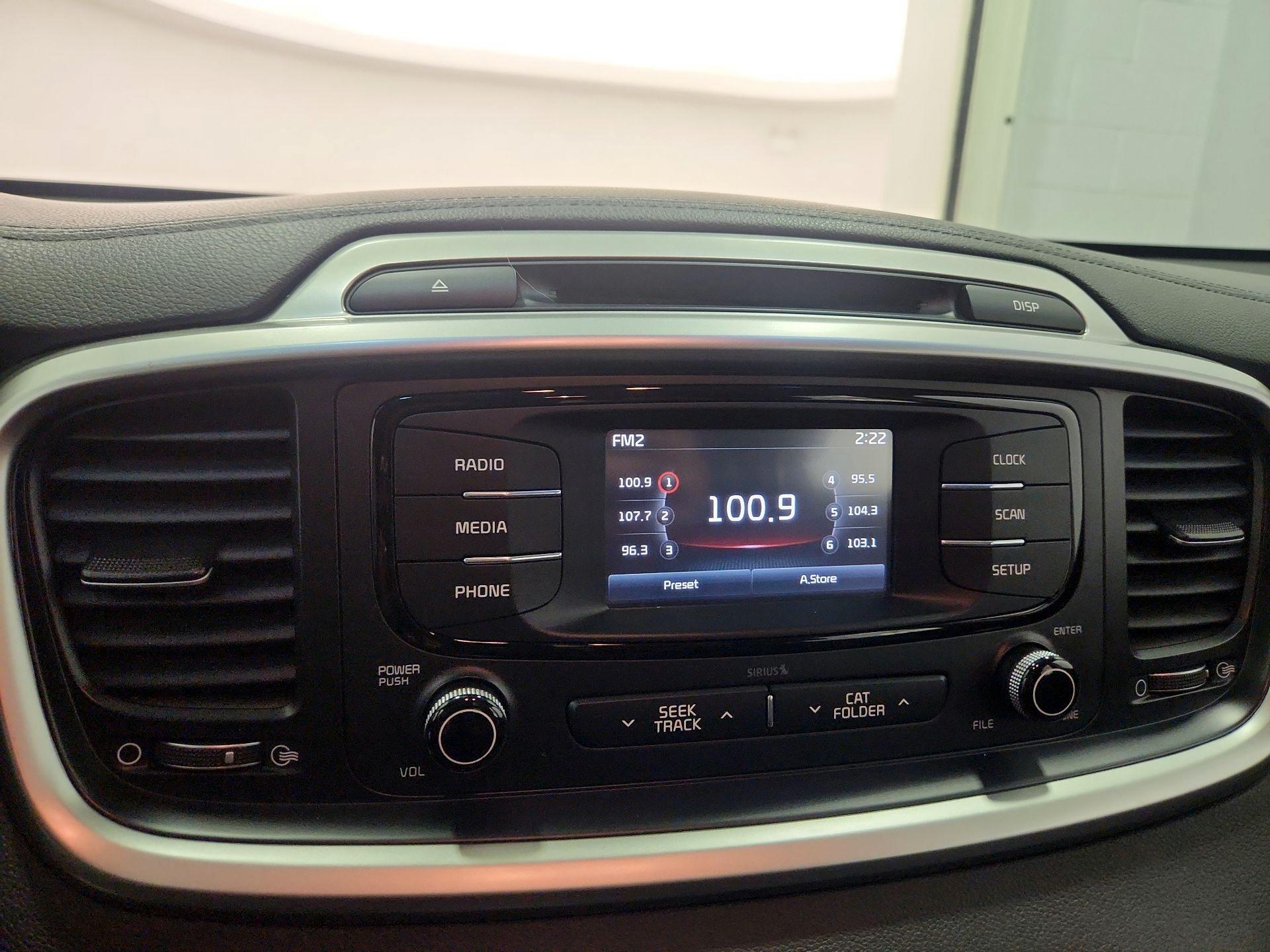 Thumbnail: 2017 Kia Sorento - 15