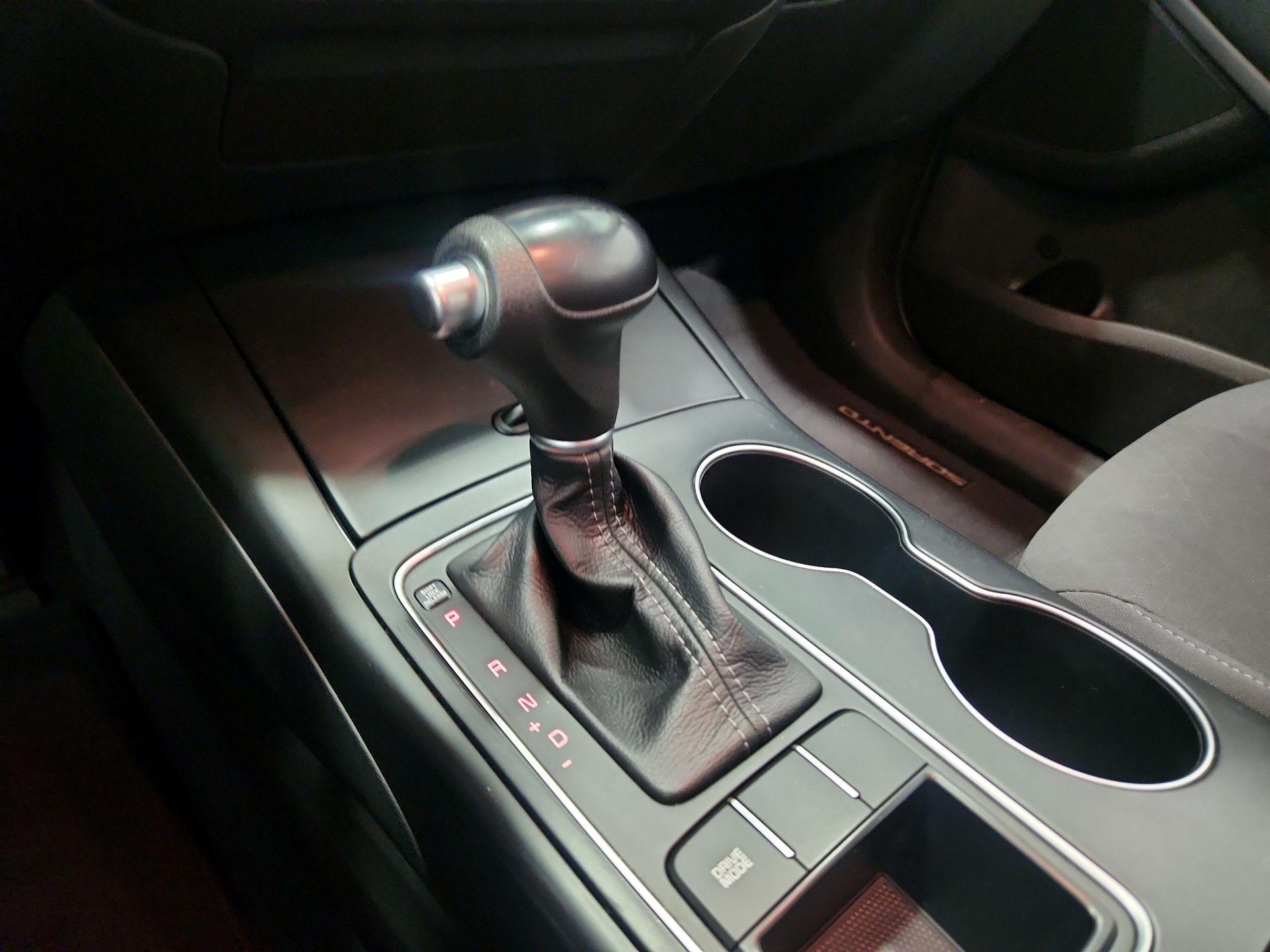 Thumbnail: 2017 Kia Sorento - 17