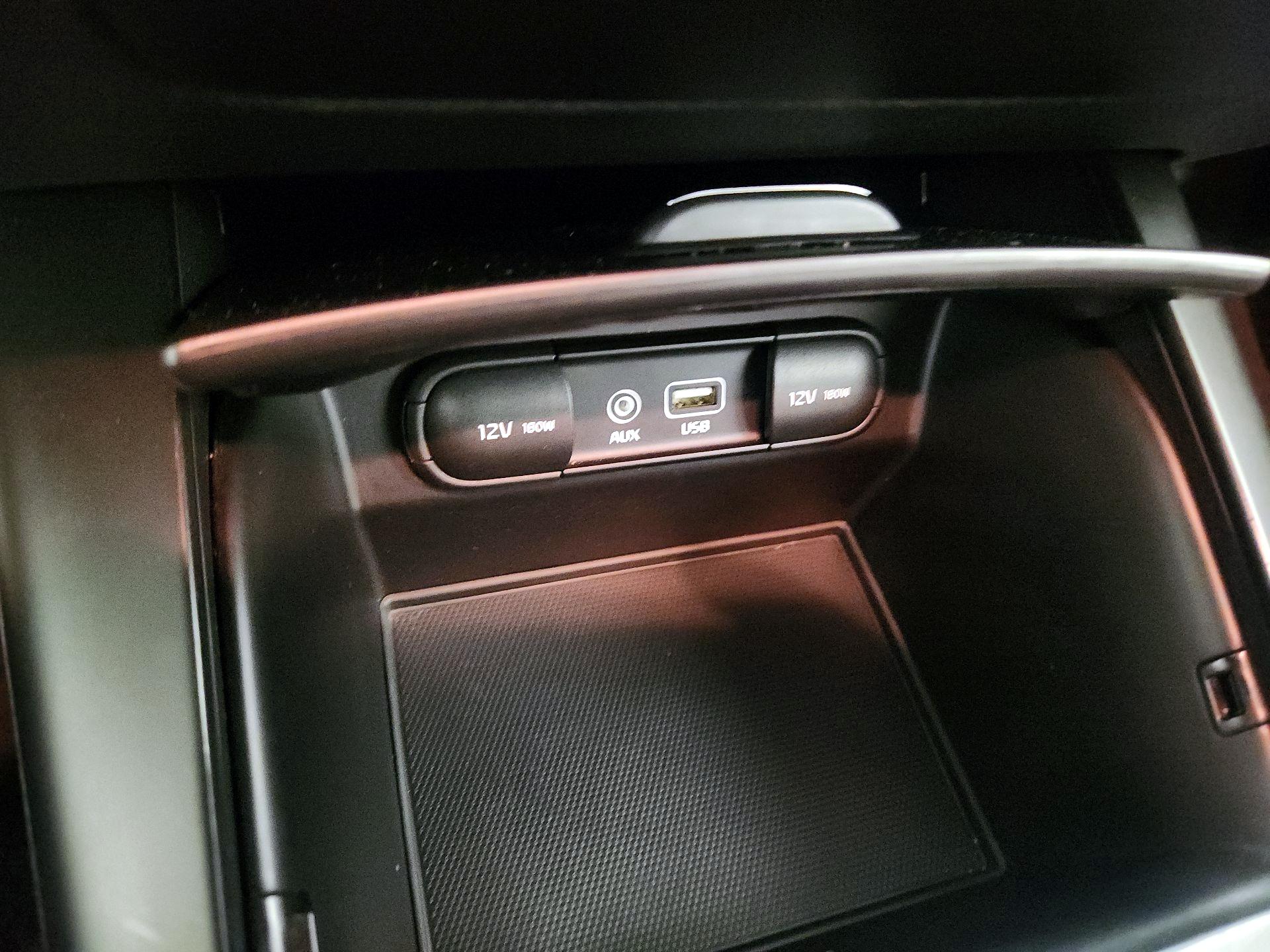 Thumbnail: 2017 Kia Sorento - 18