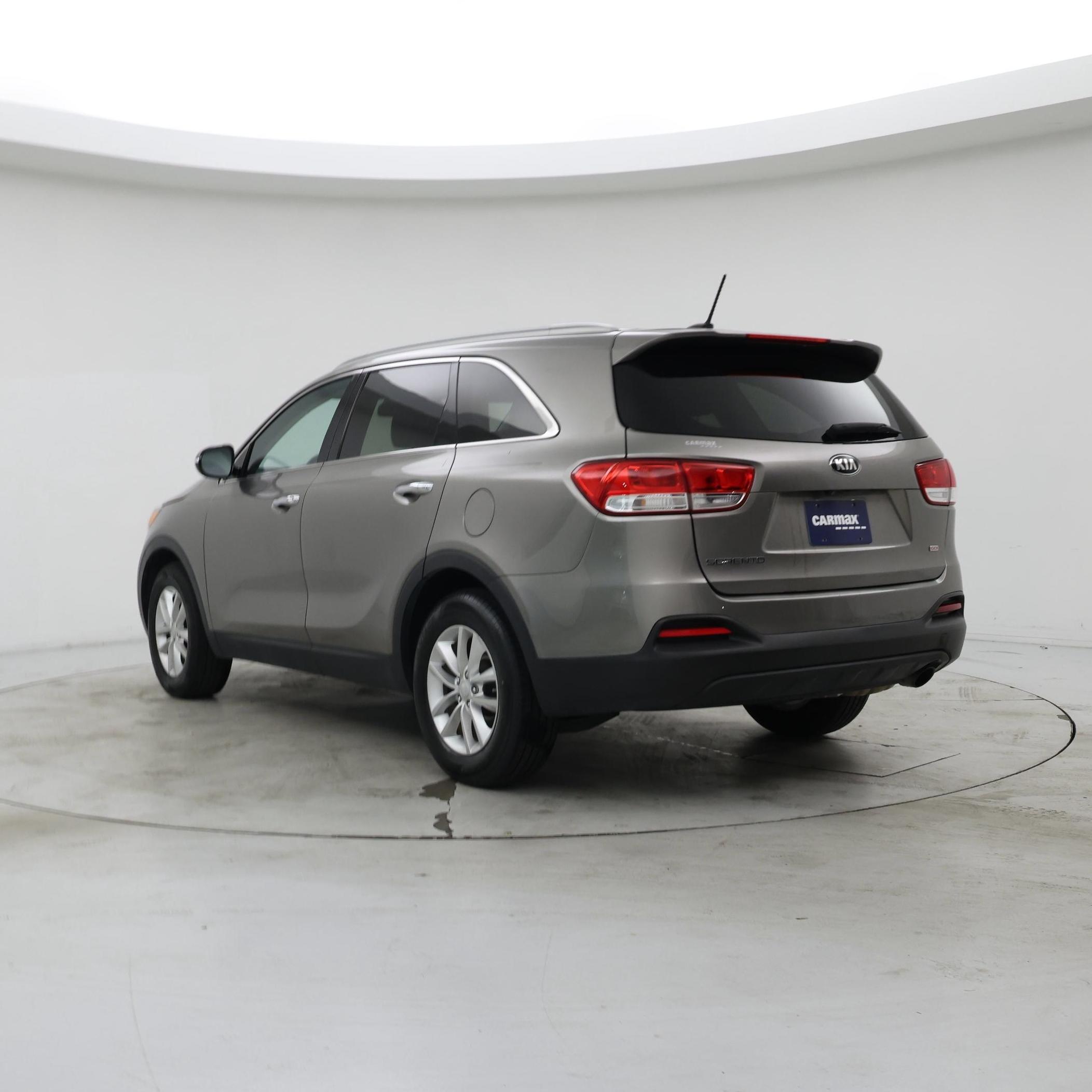 Thumbnail: 2017 Kia Sorento - 2