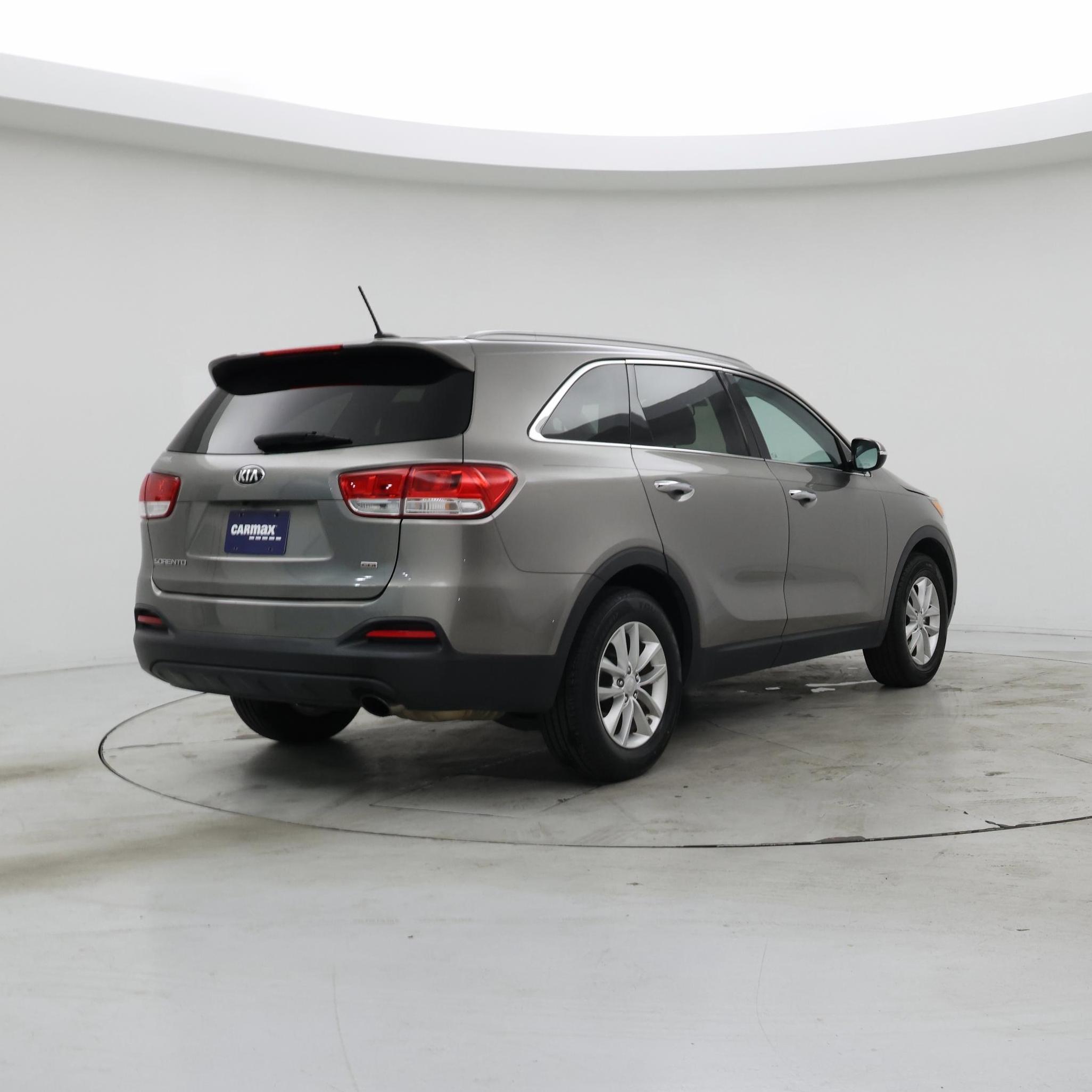 Thumbnail: 2017 Kia Sorento - 8