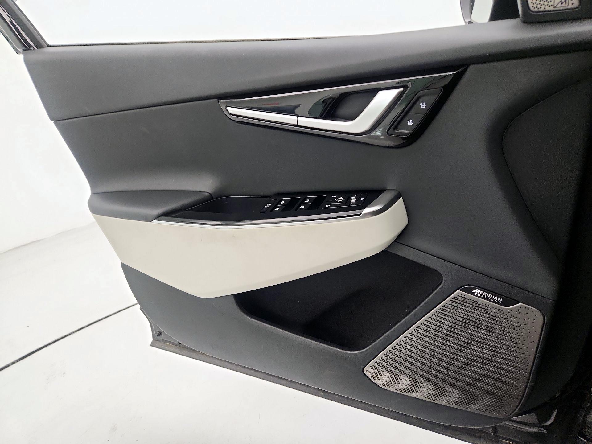 Thumbnail: 2023 Kia EV6 - 12