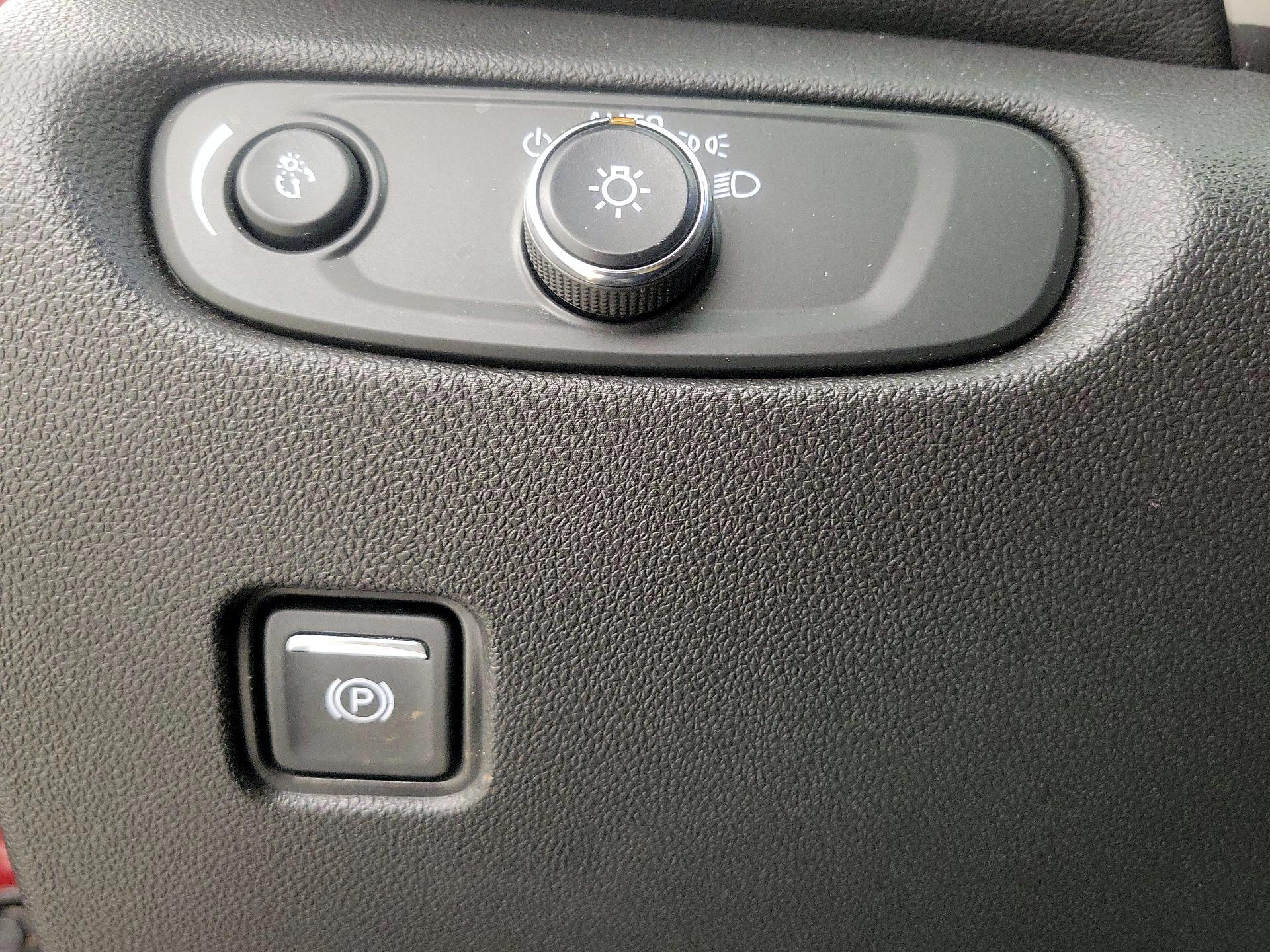 Thumbnail: 2020 Chevrolet Blazer - 13