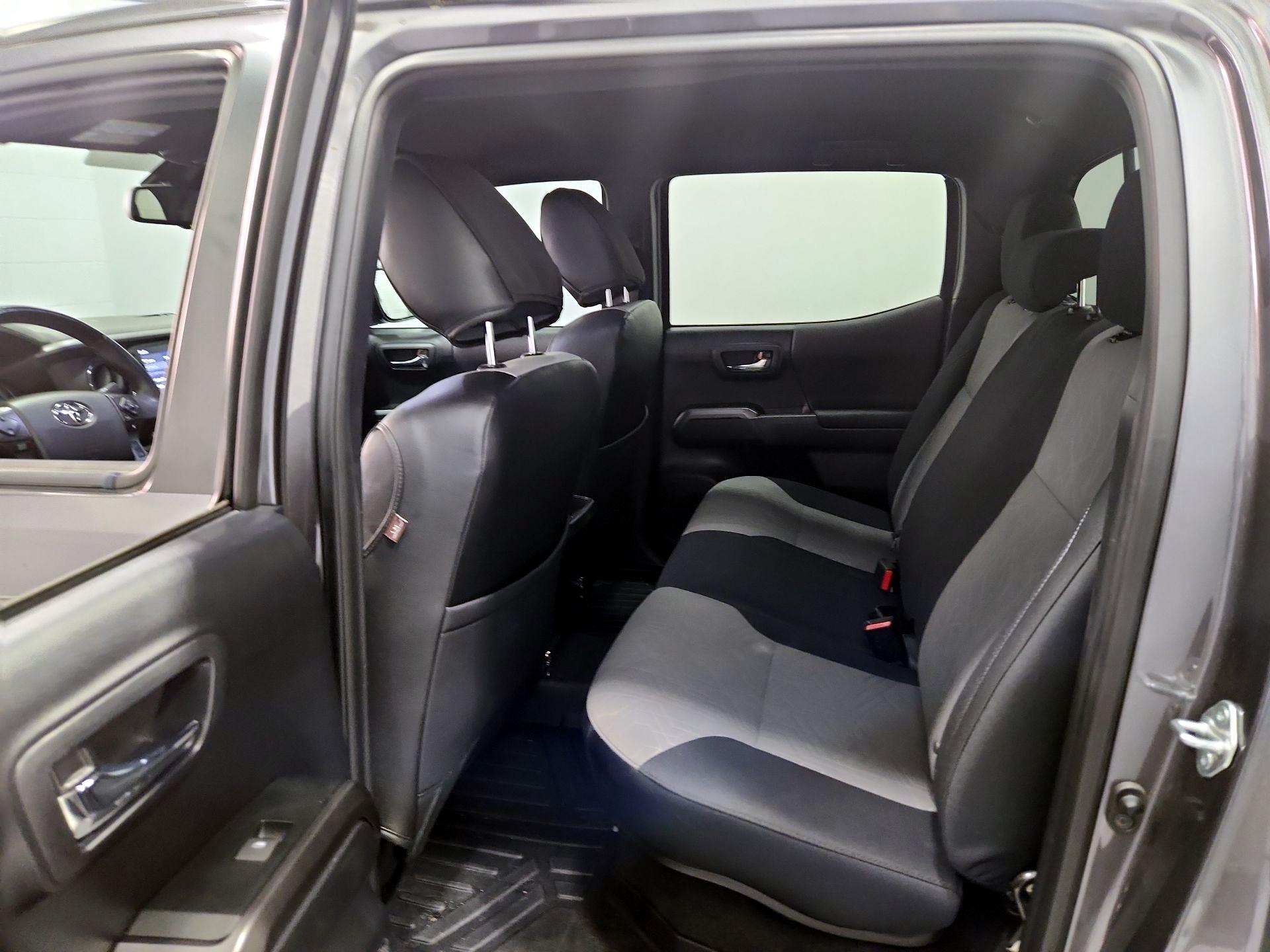 Thumbnail: 2021 Toyota Tacoma - 18