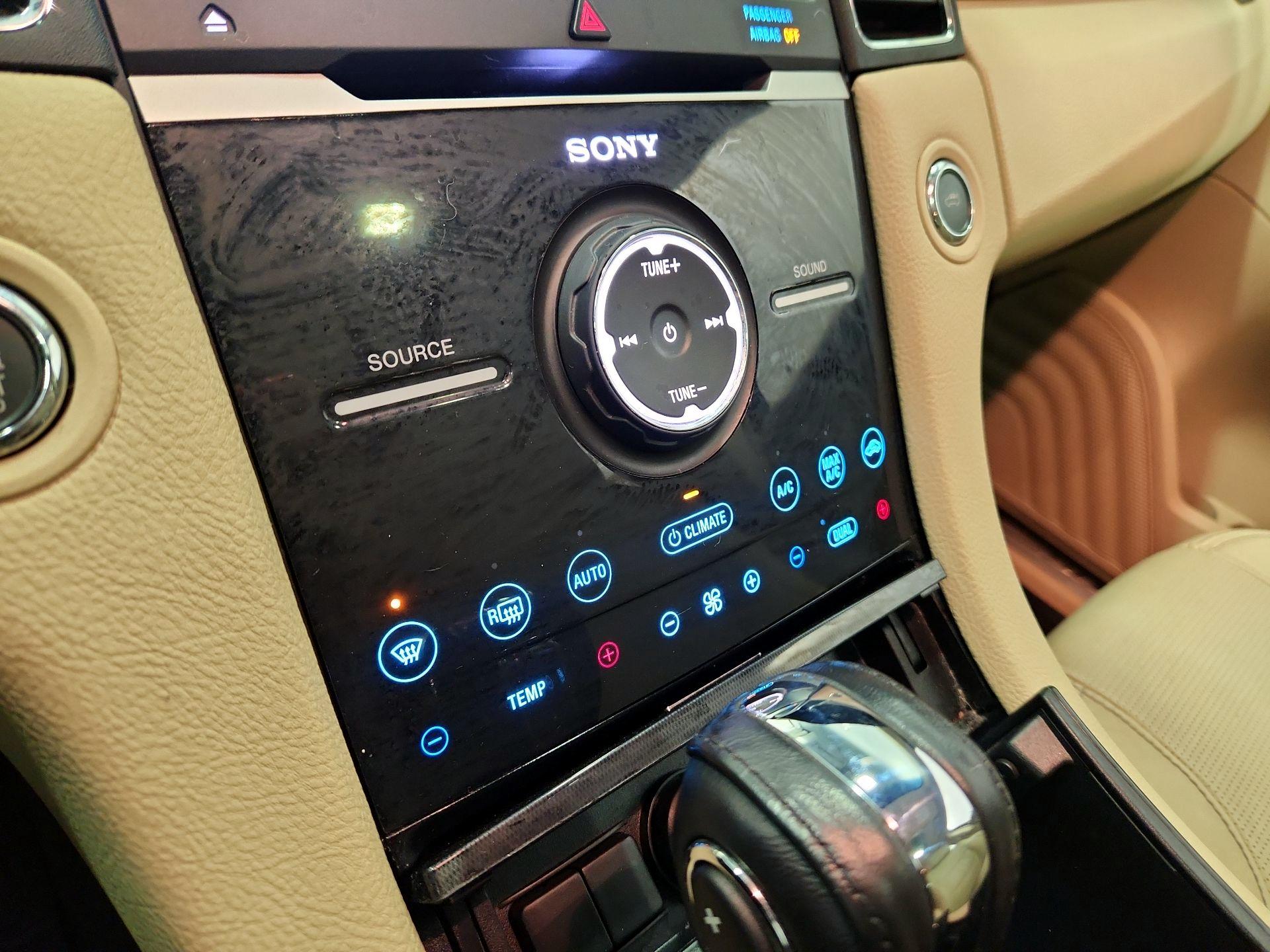 Thumbnail: 2016 Ford Taurus - 17