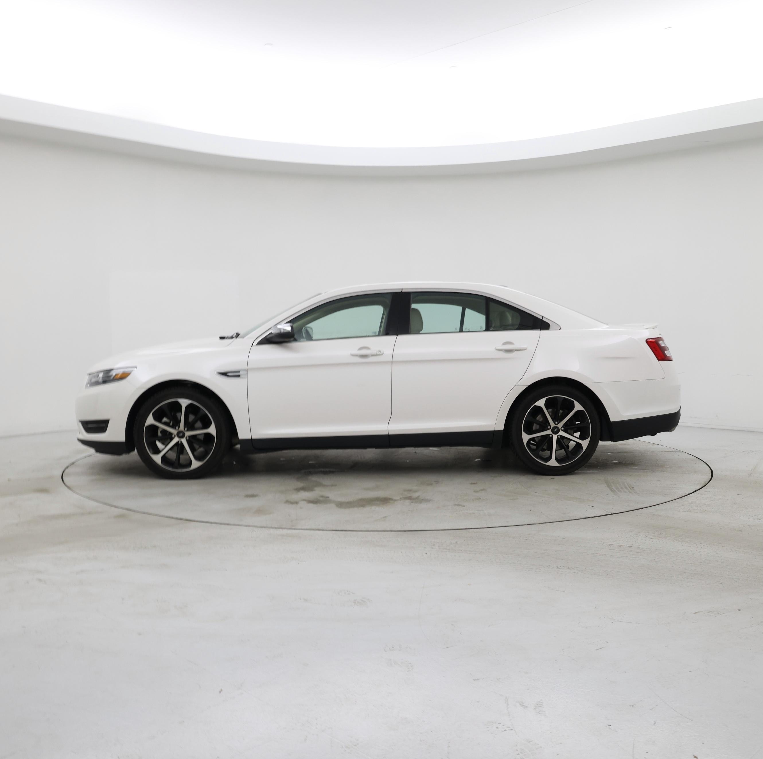 Thumbnail: 2016 Ford Taurus - 3