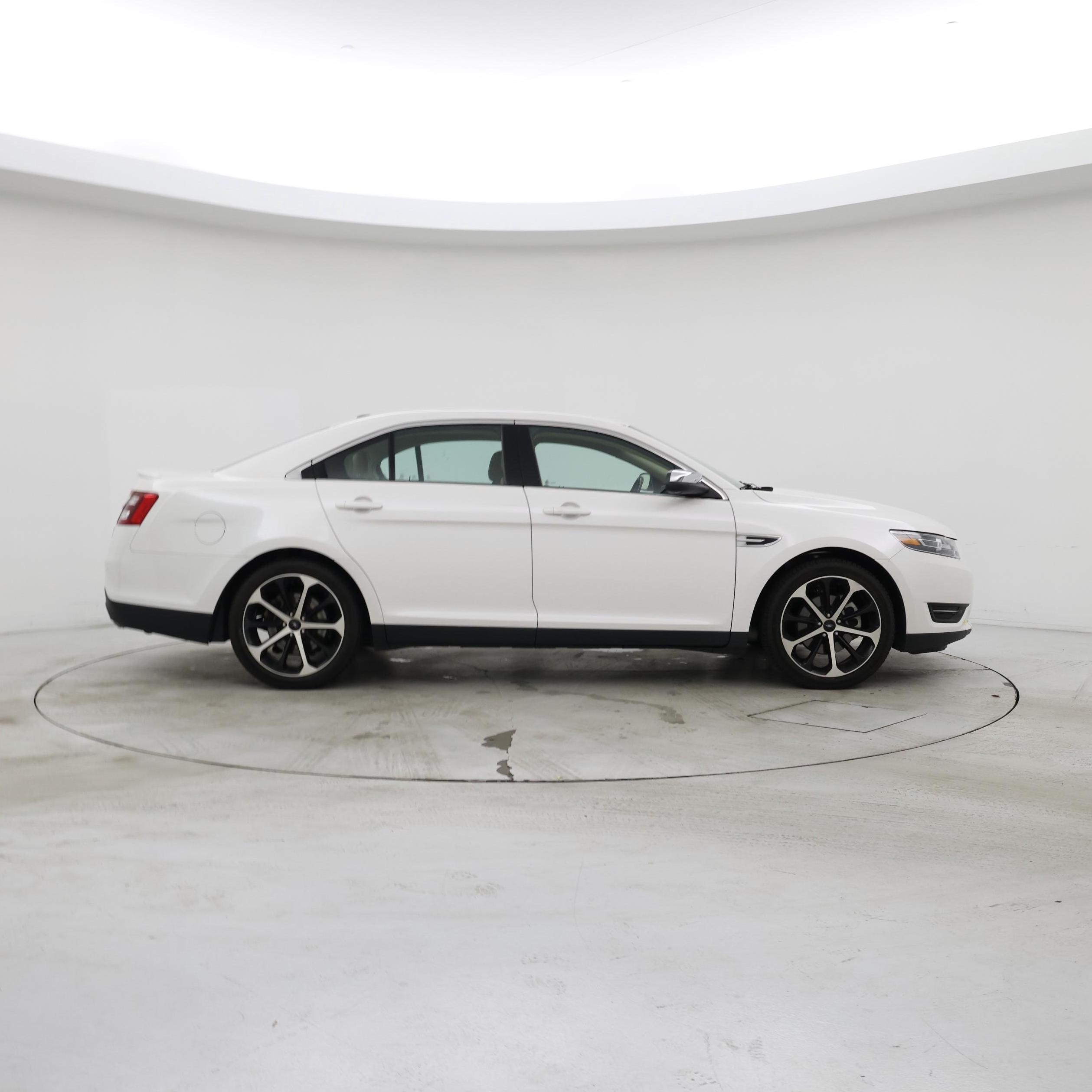 Thumbnail: 2016 Ford Taurus - 7