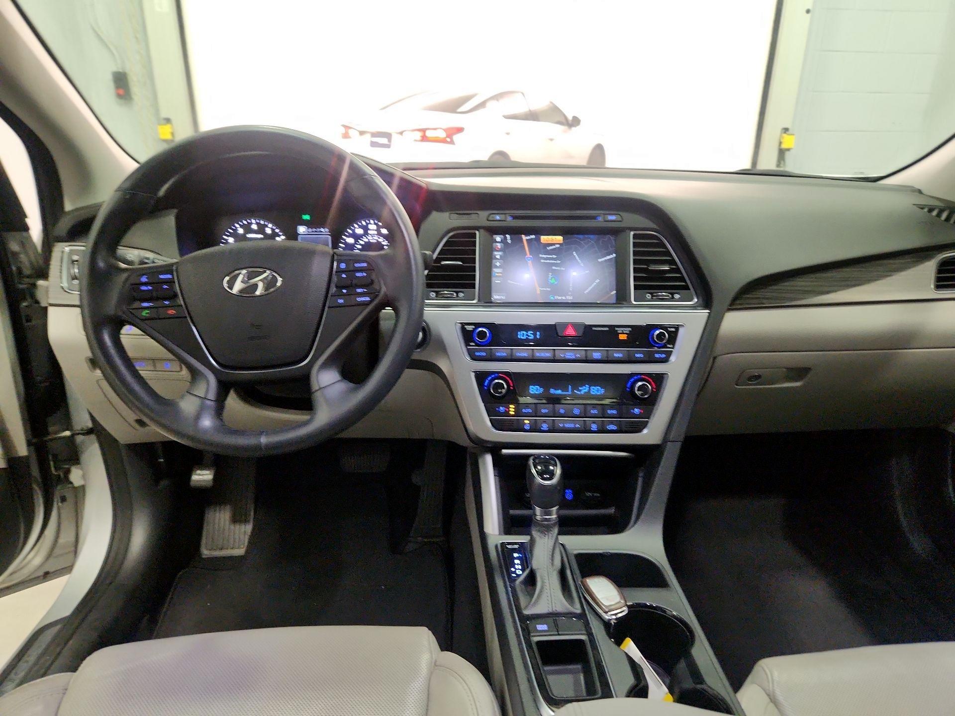 Thumbnail: 2015 Hyundai Sonata - 9