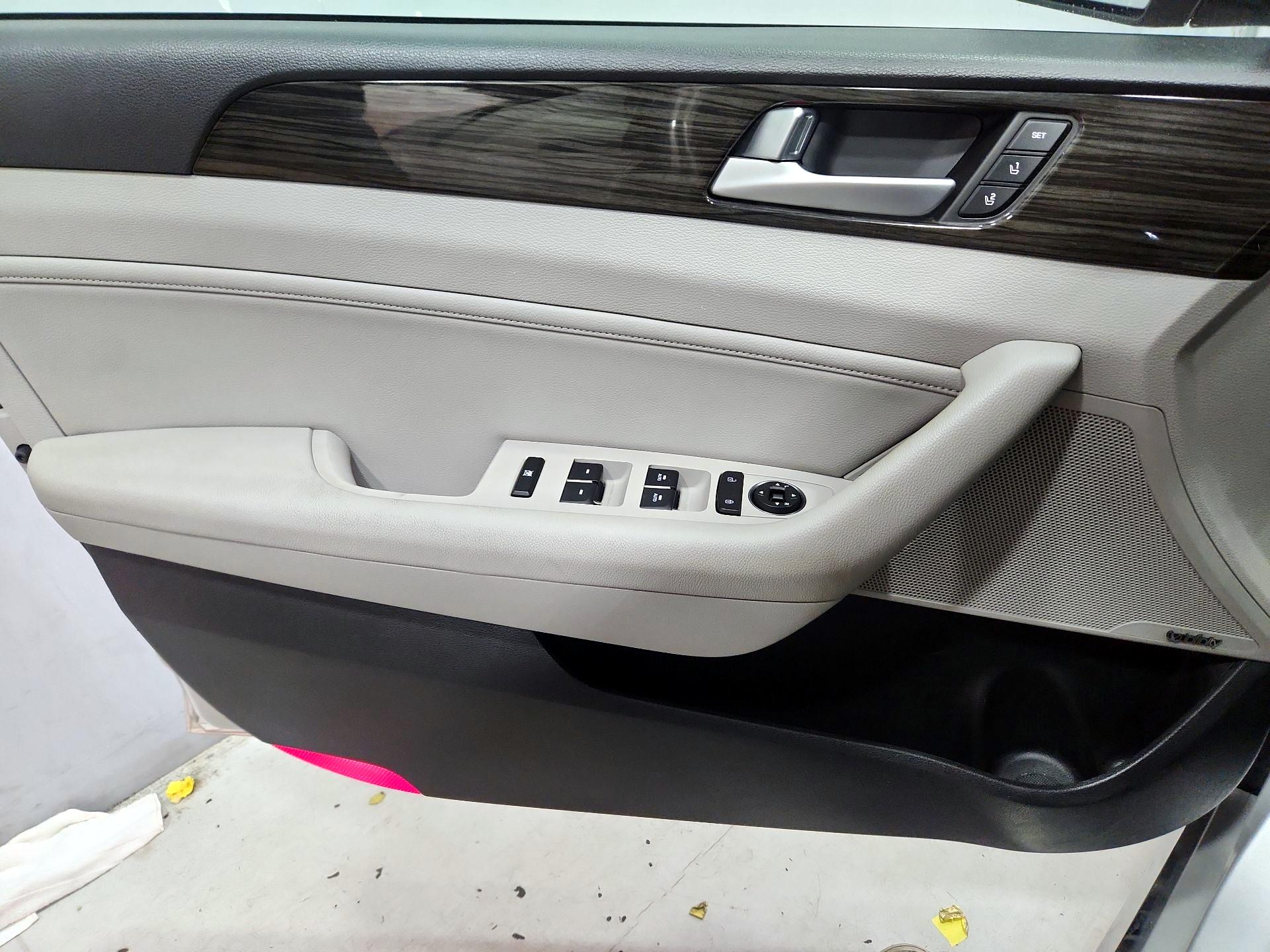 Thumbnail: 2015 Hyundai Sonata - 12