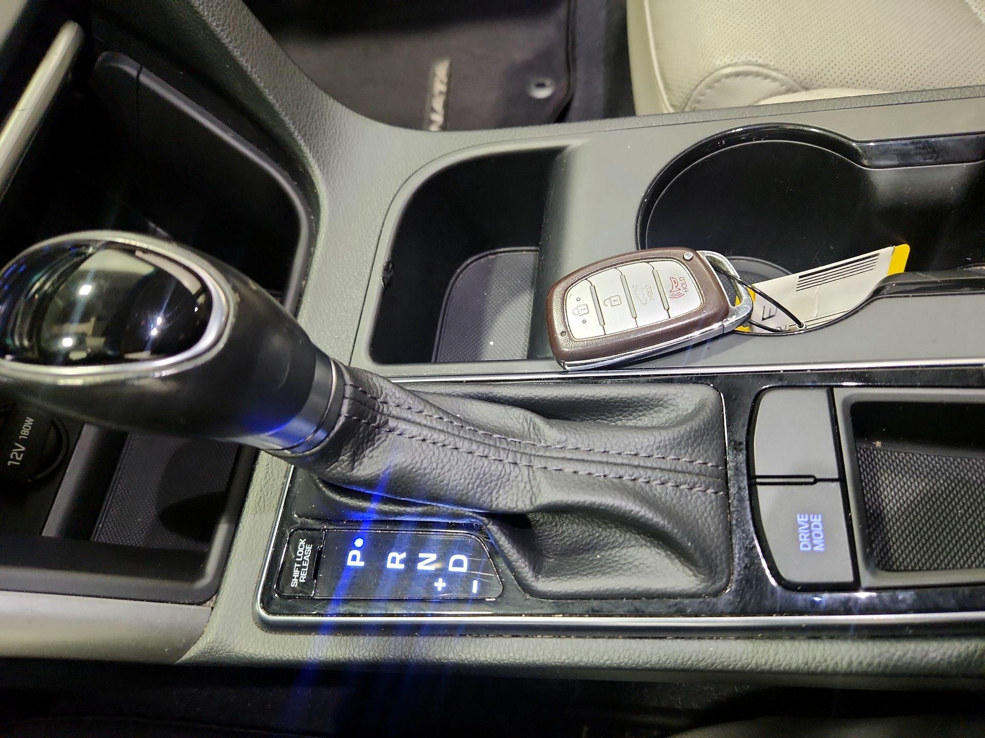 Thumbnail: 2015 Hyundai Sonata - 17