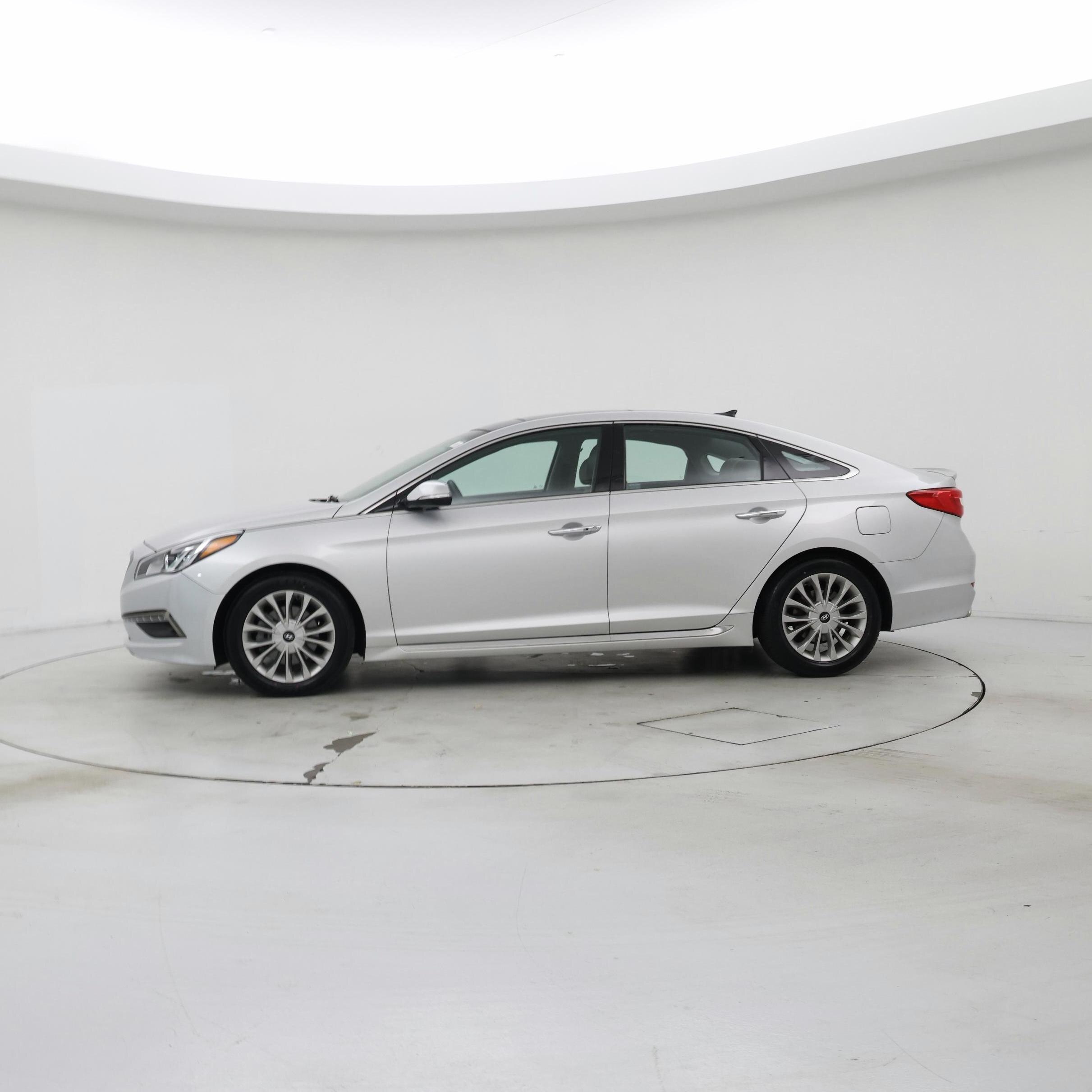 Thumbnail: 2015 Hyundai Sonata - 3