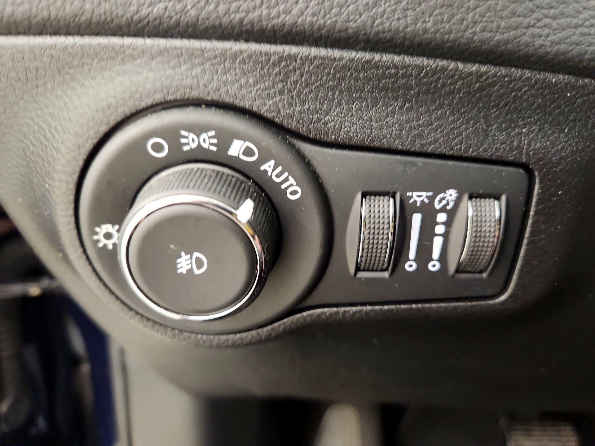 Thumbnail: 2020 Jeep Compass - 13