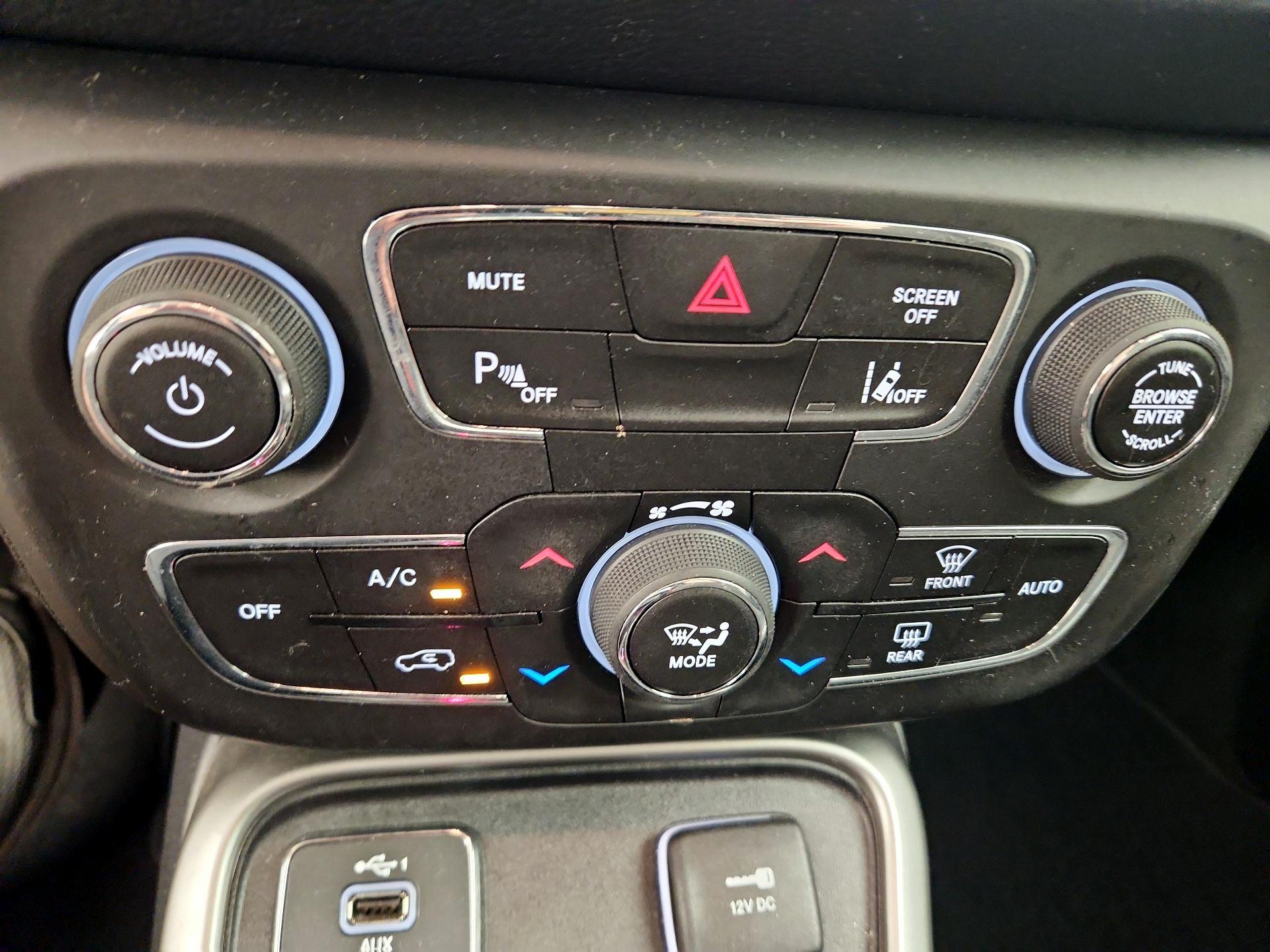 Thumbnail: 2020 Jeep Compass - 16